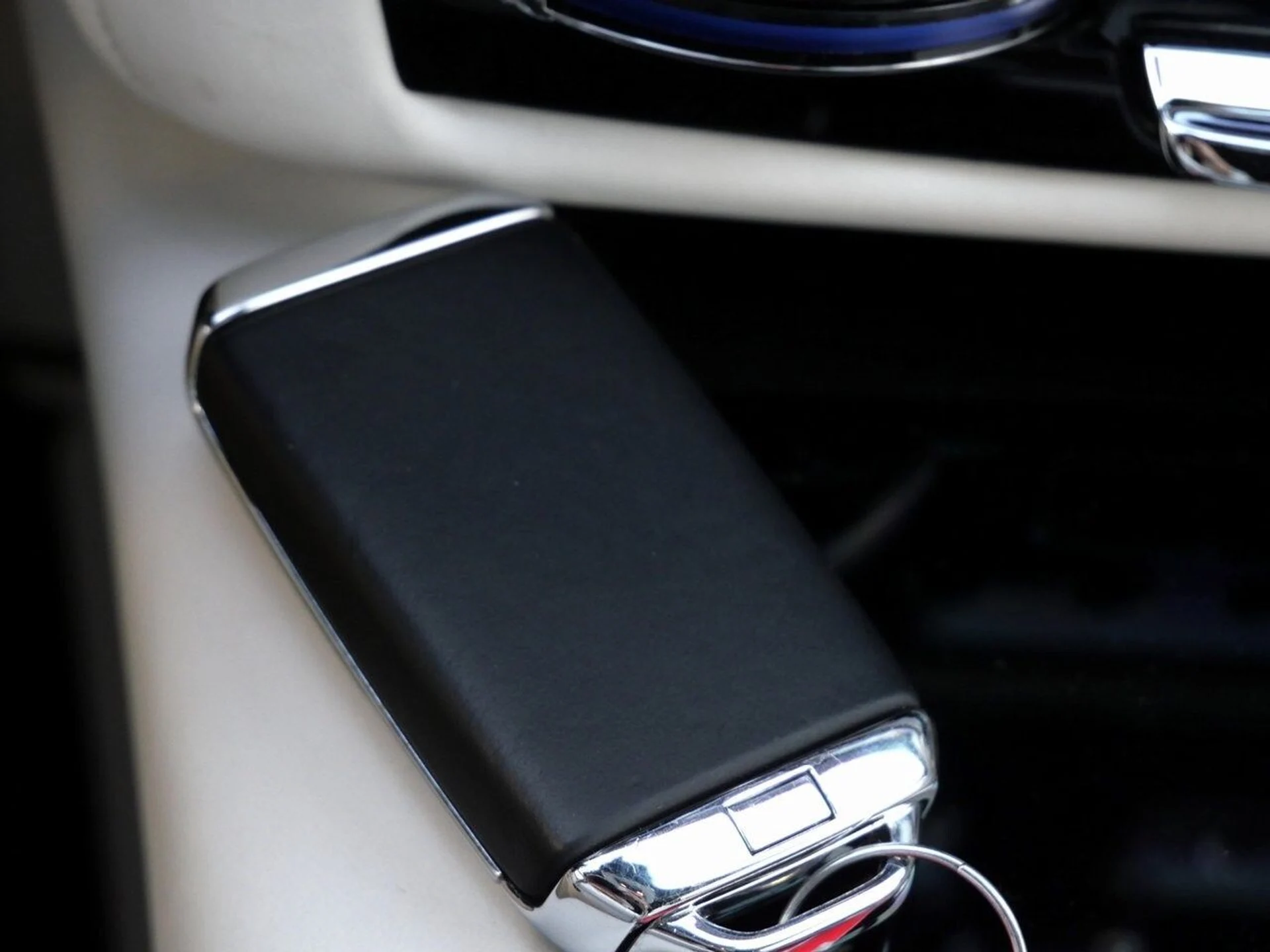 mph014_2735513140_19ec3645986997912fa8f7f1003046f5x_97756d1cf0