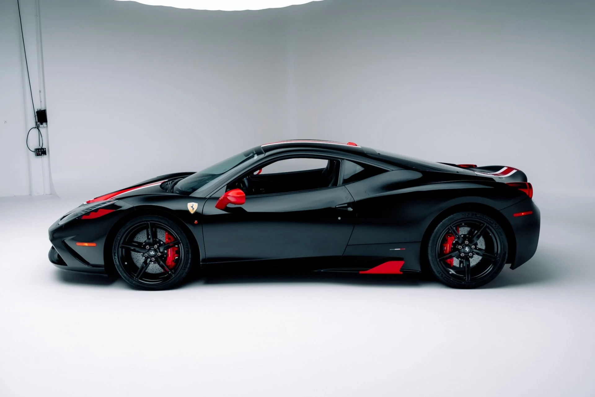 mph014_2736994471_Used_2015_Ferrari_458_Speciale_1763680204_e07f575197