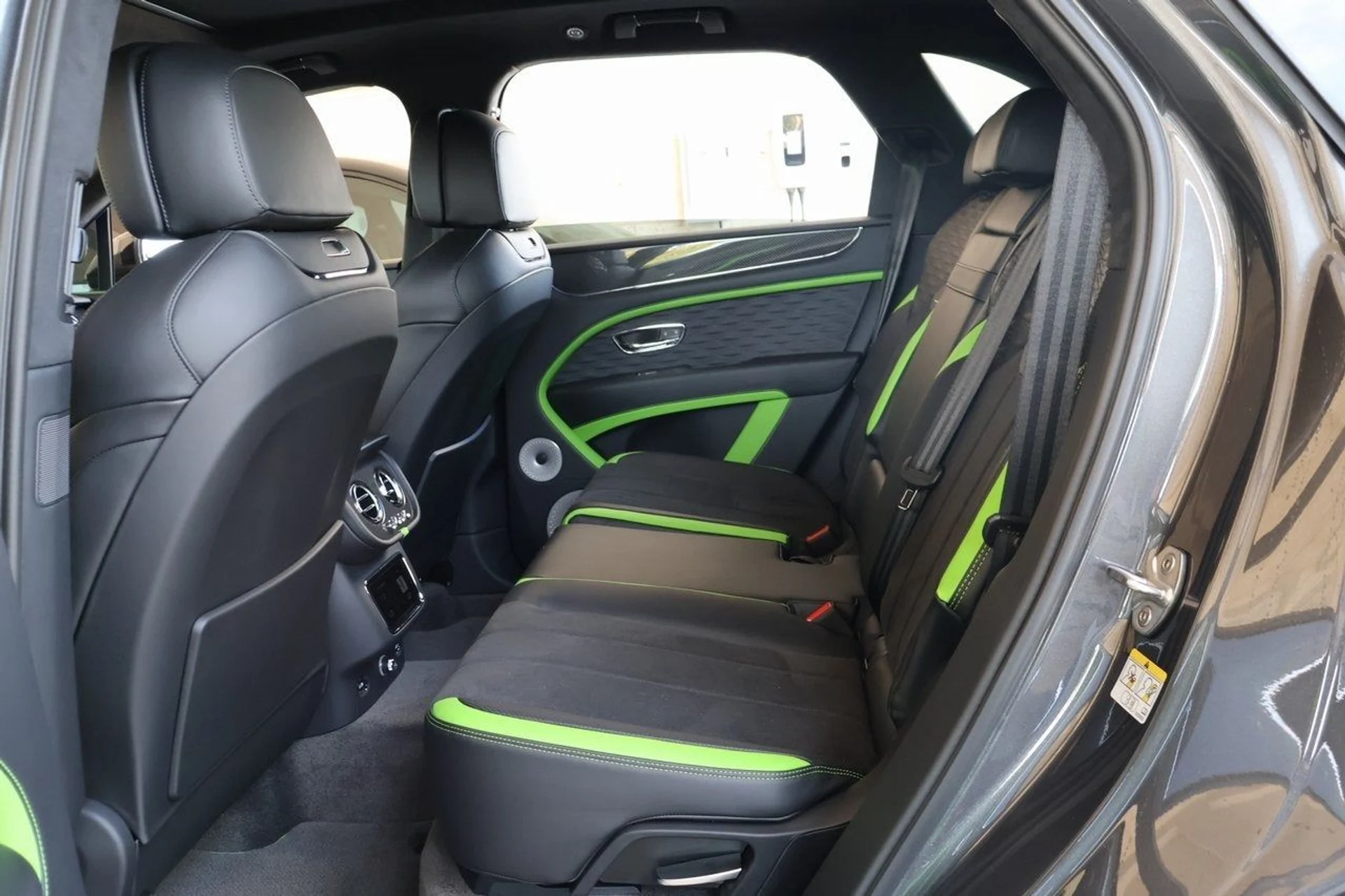 mph014_2737401992_15_68a92b8fed