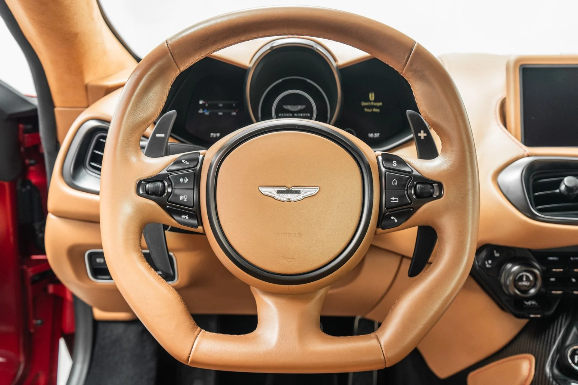 mph014_274098091_Used_2023_Aston_Martin_Vantage_V8_Diamond_Turned_Wheels_Black_Packs_Contrast_Stitching_1783518748_4bac7ebc66