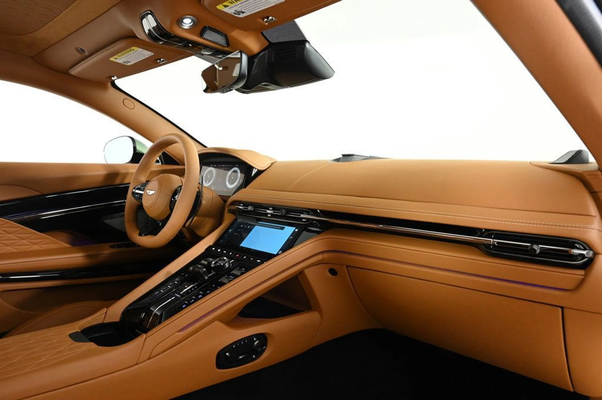 mph014_2745731935_new_2026_aston_martin_db12_coupe_11350_22943033_14_1024_7fbfd84baf