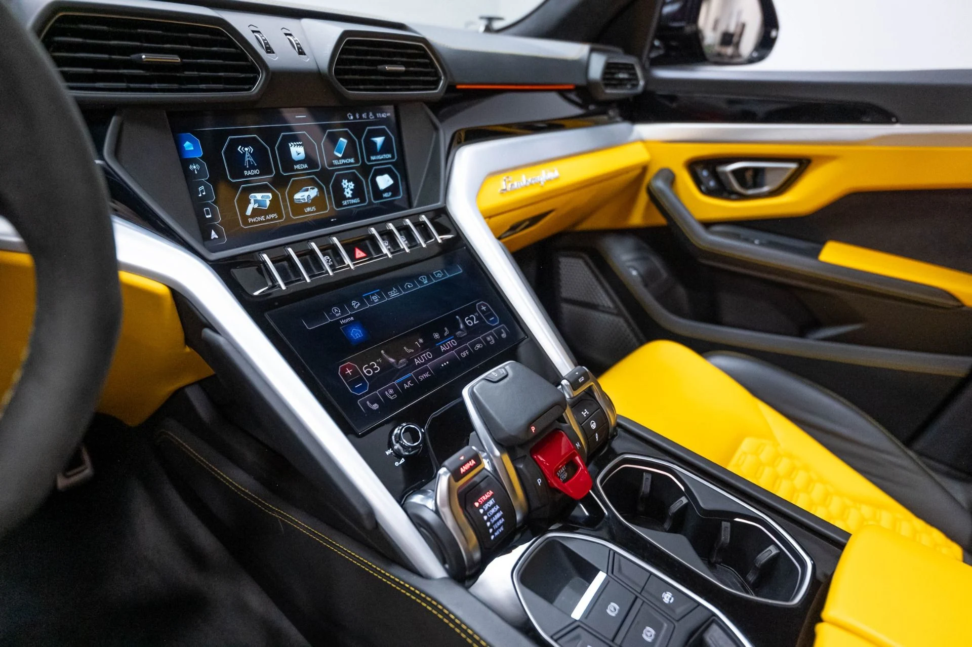 mph014_2751692141_Used_2019_Lamborghini_Urus_1786985122_37c35b467e