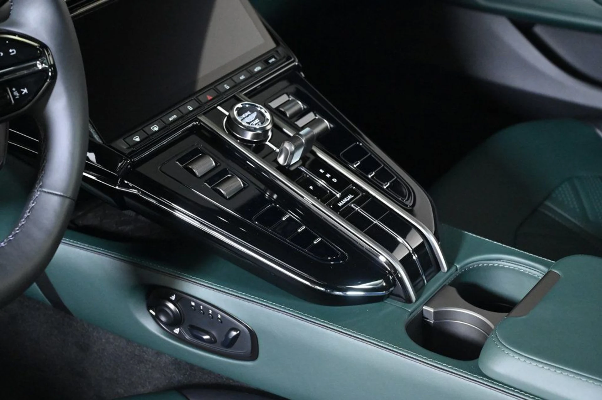 mph014_2754361505_new_2026_aston_martin_vantage_scoupe_11350_22964227_14_1024_12e8d76bfa