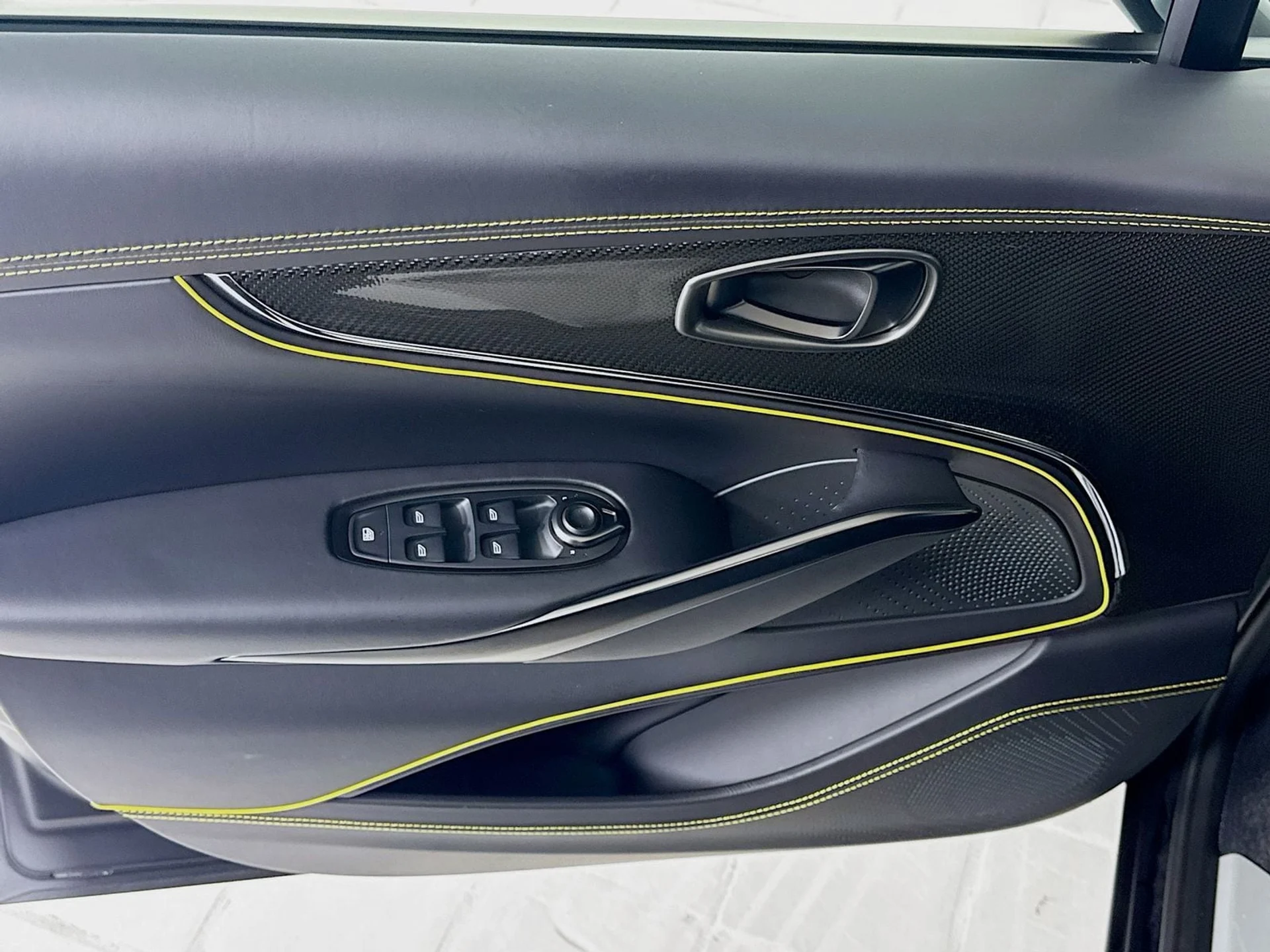 mph014_2758605640_20aa163050f7b47218afe181bbedadc2x_5f1b87b3ca