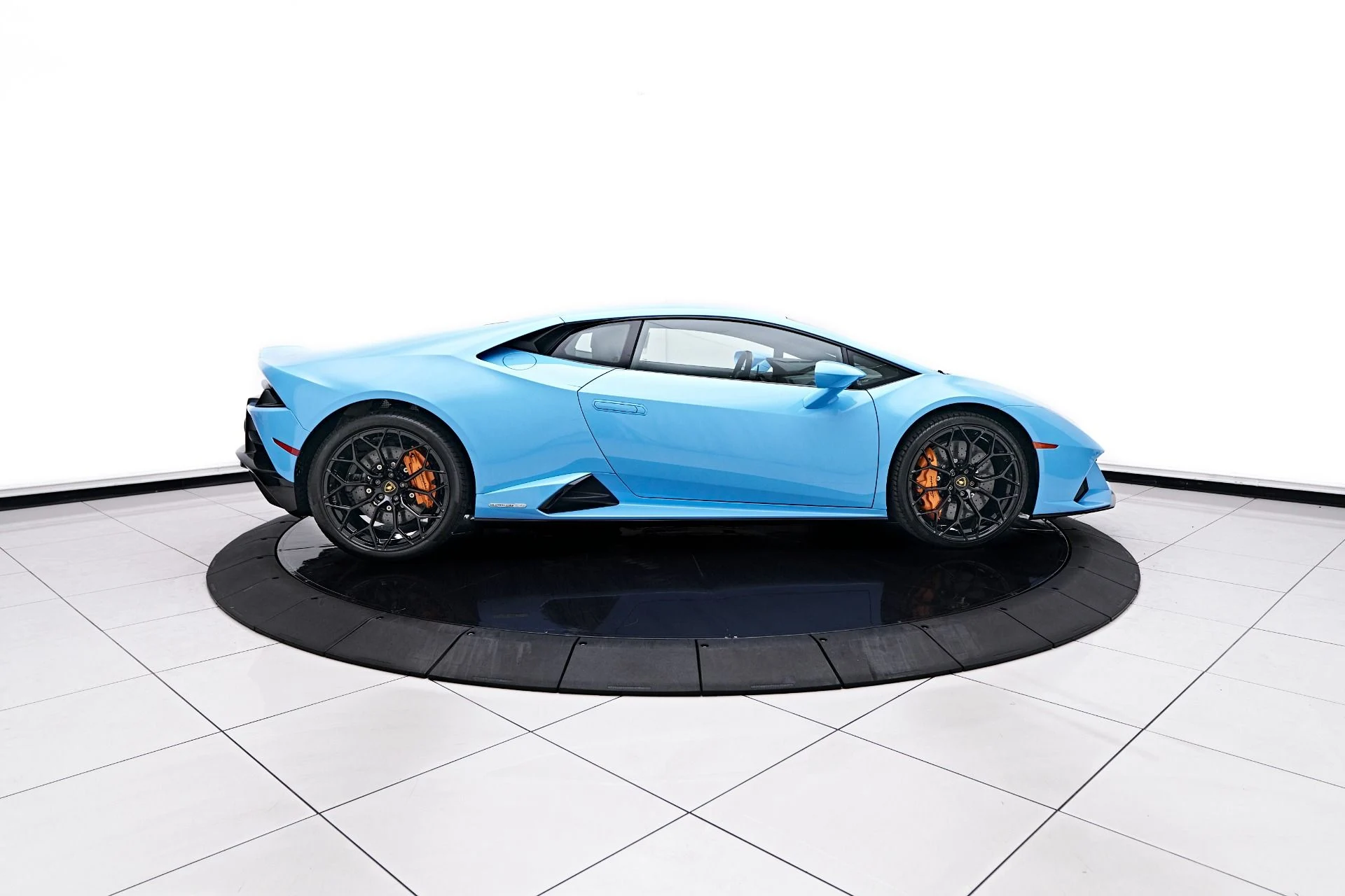 mph014_2761201446_Used_2022_Lamborghini_Huracan_EVO_Base_1755812444_1e019ca4de