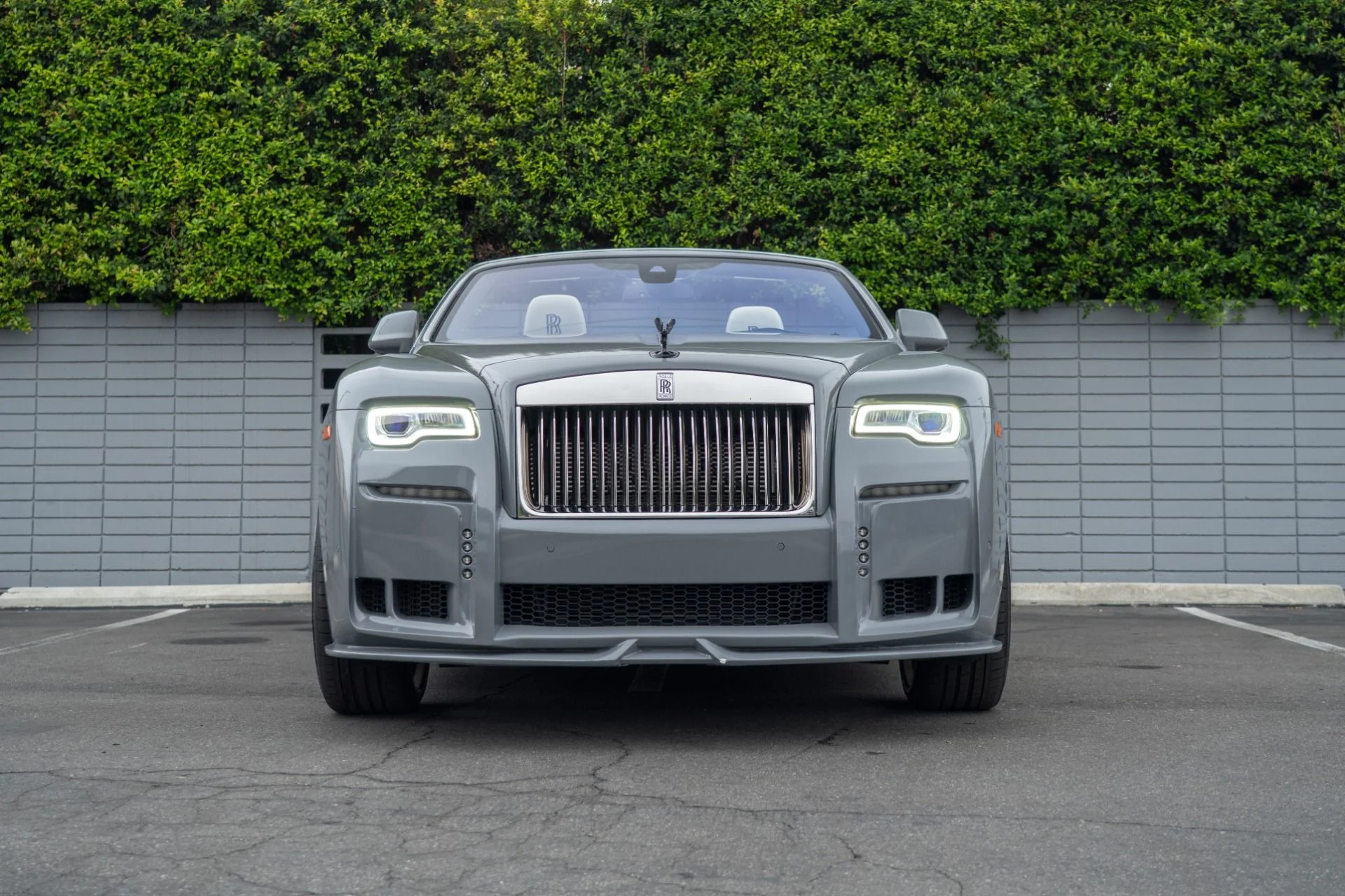 mph014_2770795666_Used_2017_Rolls_Royce_Dawn_1759961826_1609912eb3
