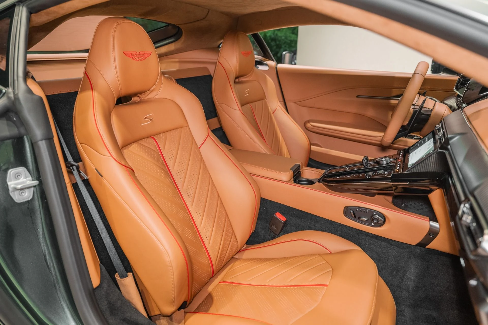 mph014_2777588079_New_2026_Aston_Martin_Vantage_S_1790177478_91c17dbdf0