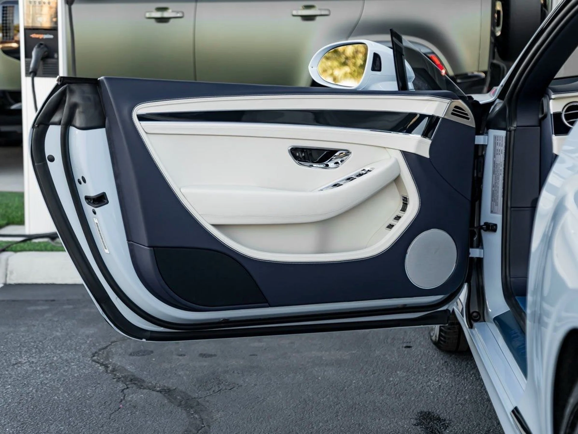 mph014_2781588400_15_48aa927e35