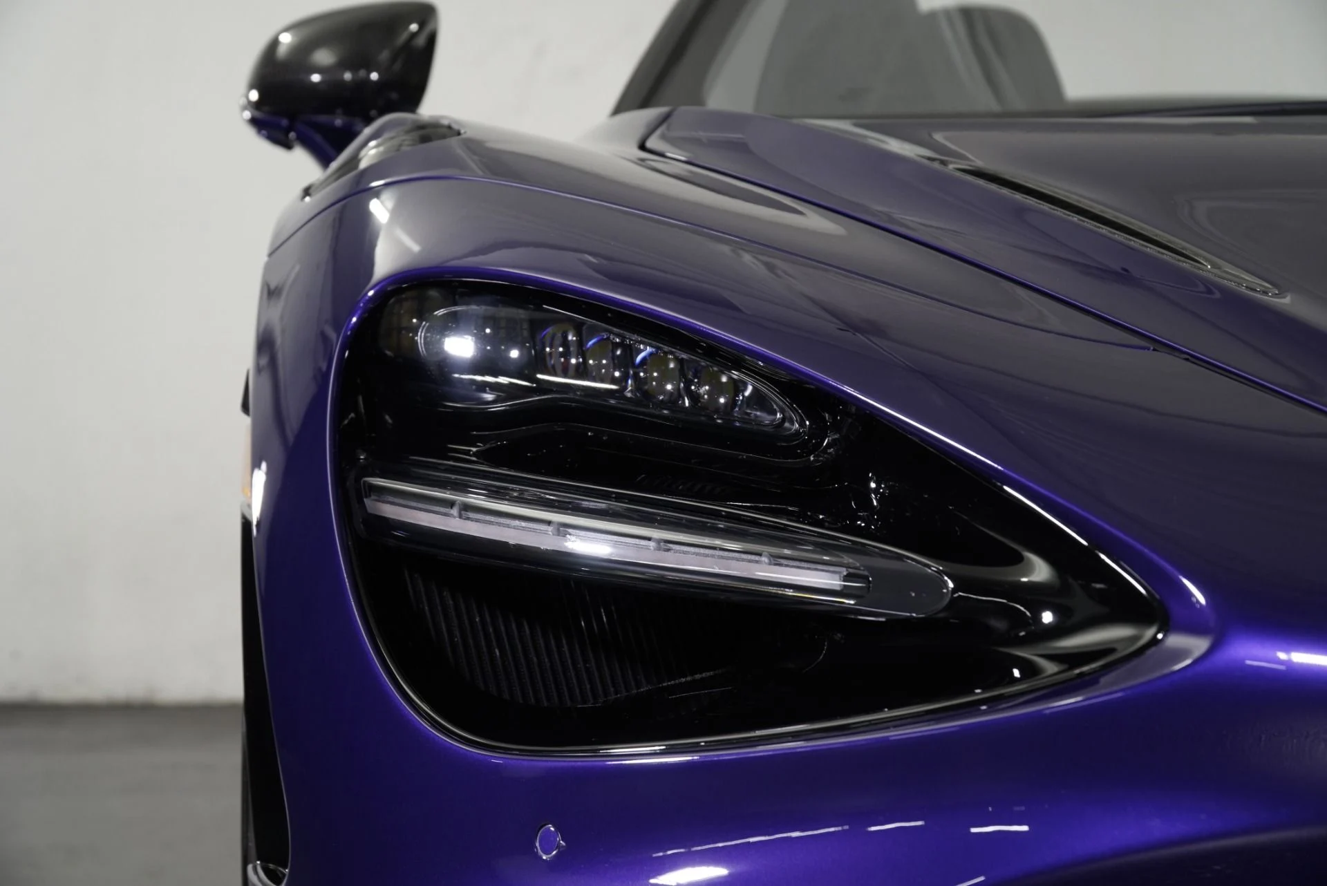 mph014_2793627585_Used_2022_Mc_Laren_765_LT_1764005423_759664773a