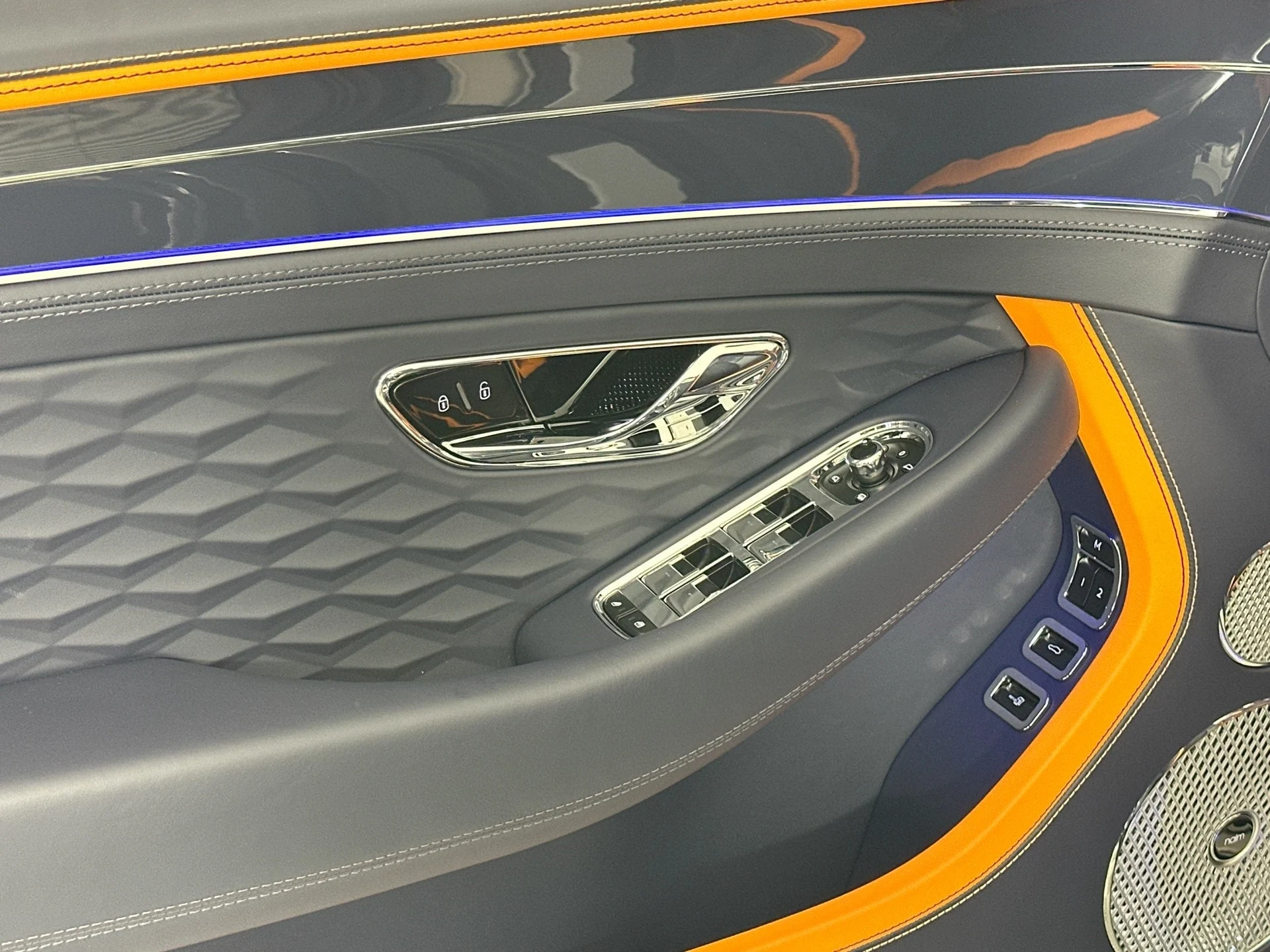 mph014_2798673891_15_6586376d98