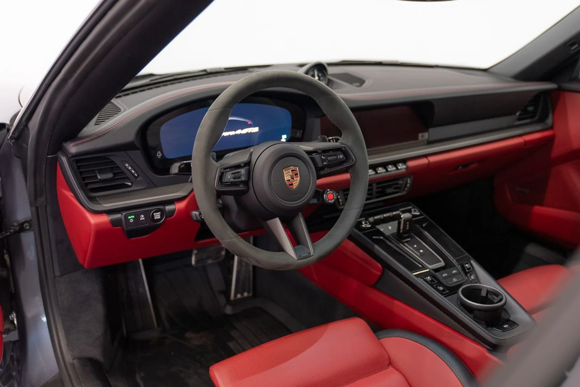 mph014_2799896133_porsche_911_2025_jpg_v_1776180195_5793739b57