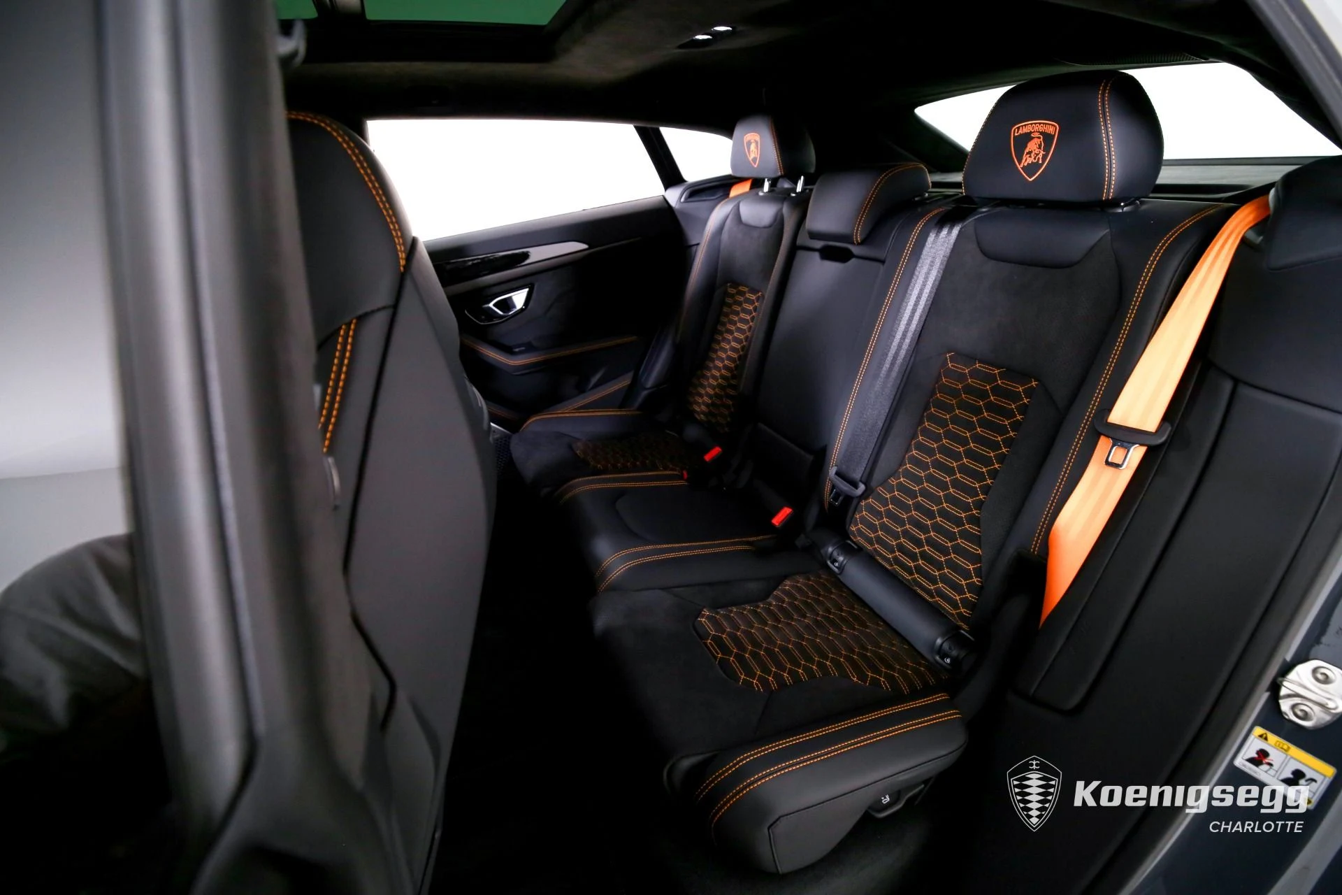 mph014_28016427_Used_2024_Lamborghini_Urus_S_1761085195_ac769ec20a