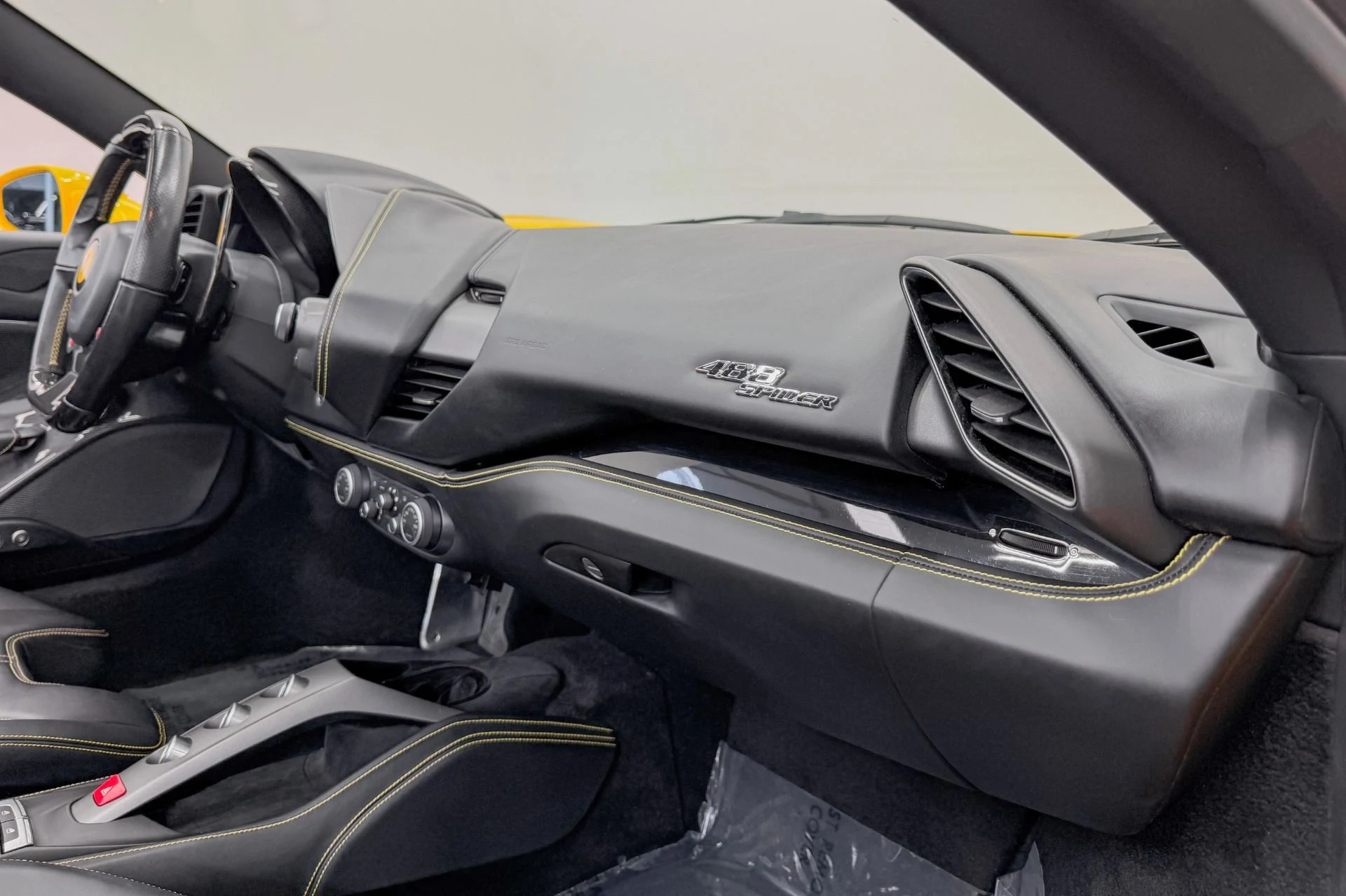 mph014_280442997_Used_2017_Ferrari_488_Spider_Carbon_Fiber_Racing_Seats_Extensive_Carbon_Fiber_1782928237_fe4c20dc4f