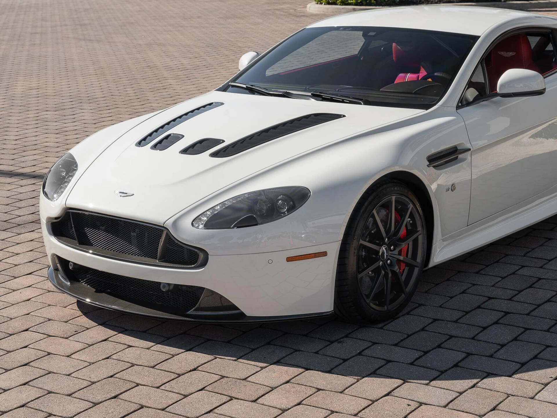 mph014_2806660360_Used_2017_Aston_Martin_Vantage_S_1792786089_4ac173ad2a