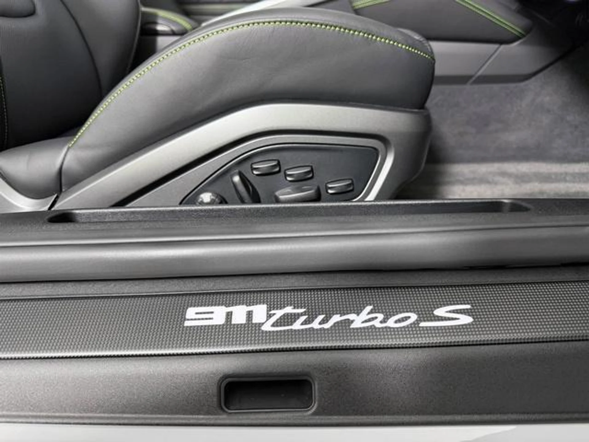 mph014_2807619359_up_EE_3_Ug5_BR_65_W_Oor_Bm4_Bv_Af_Xa_E_2049710282