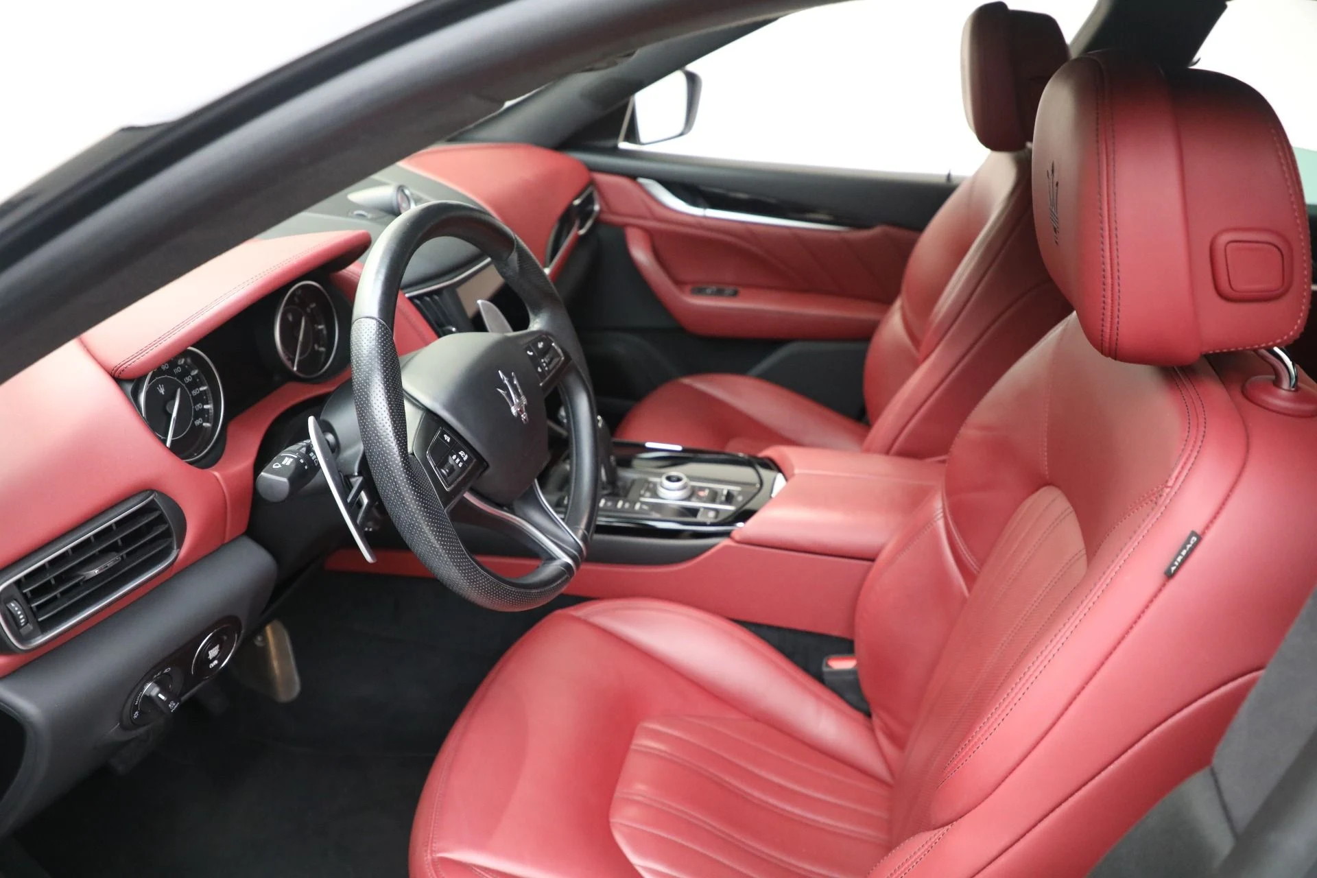 mph014_280764510_Used_2022_Maserati_Levante_Modena_1761157325_e2721f4339