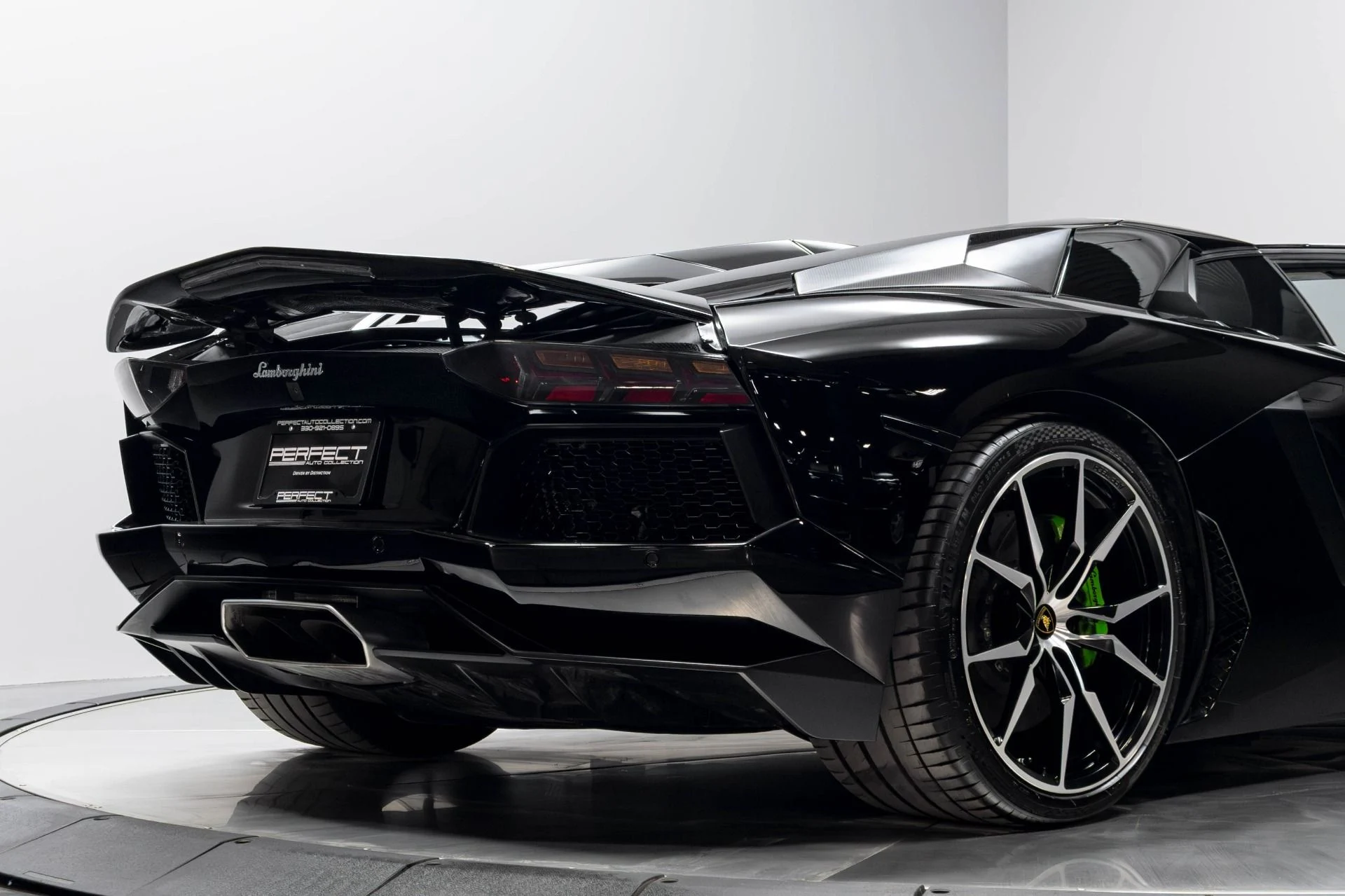 mph014_2812010964_Used_2015_Lamborghini_Aventador_LP_700_4_1780593182_d1df7d42a5