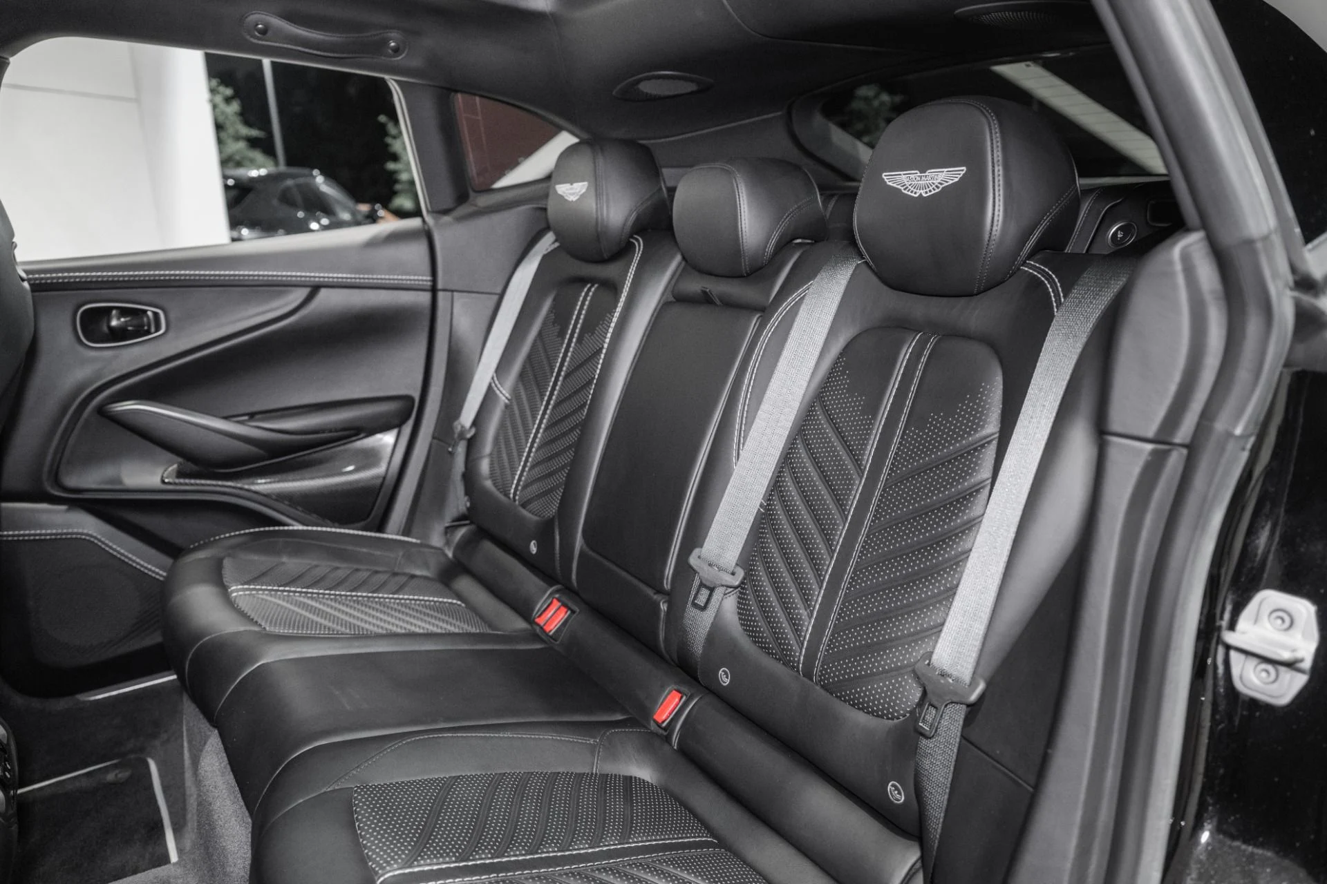 mph014_2812619487_New_2023_Aston_Martin_DBX_707_1785777382_e31c058c65