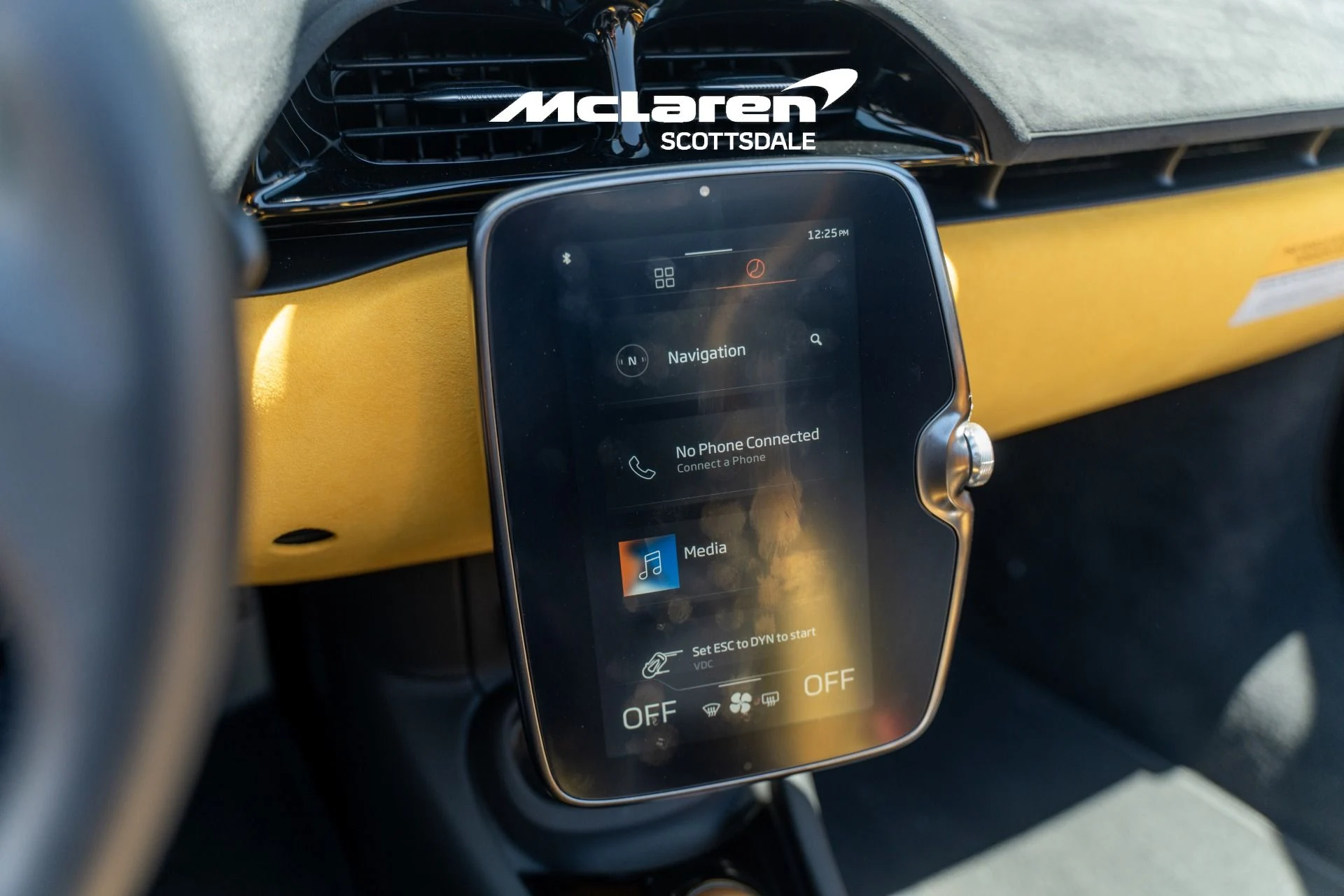 mph014_2817589559_Used_2025_MCLAREN_ARTURA_1780680134_6b4a251ca2