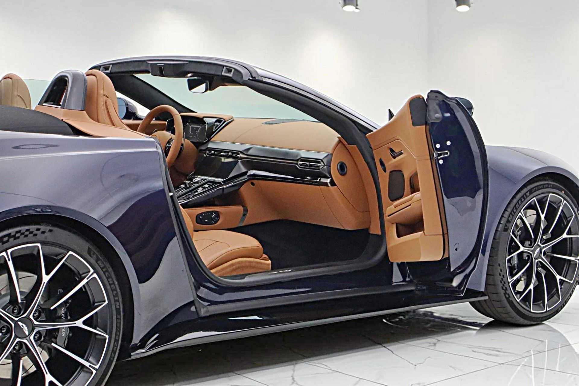 mph014_2823848274_New_2026_Aston_Martin_Vantage_S_Roadster_6a1c064982
