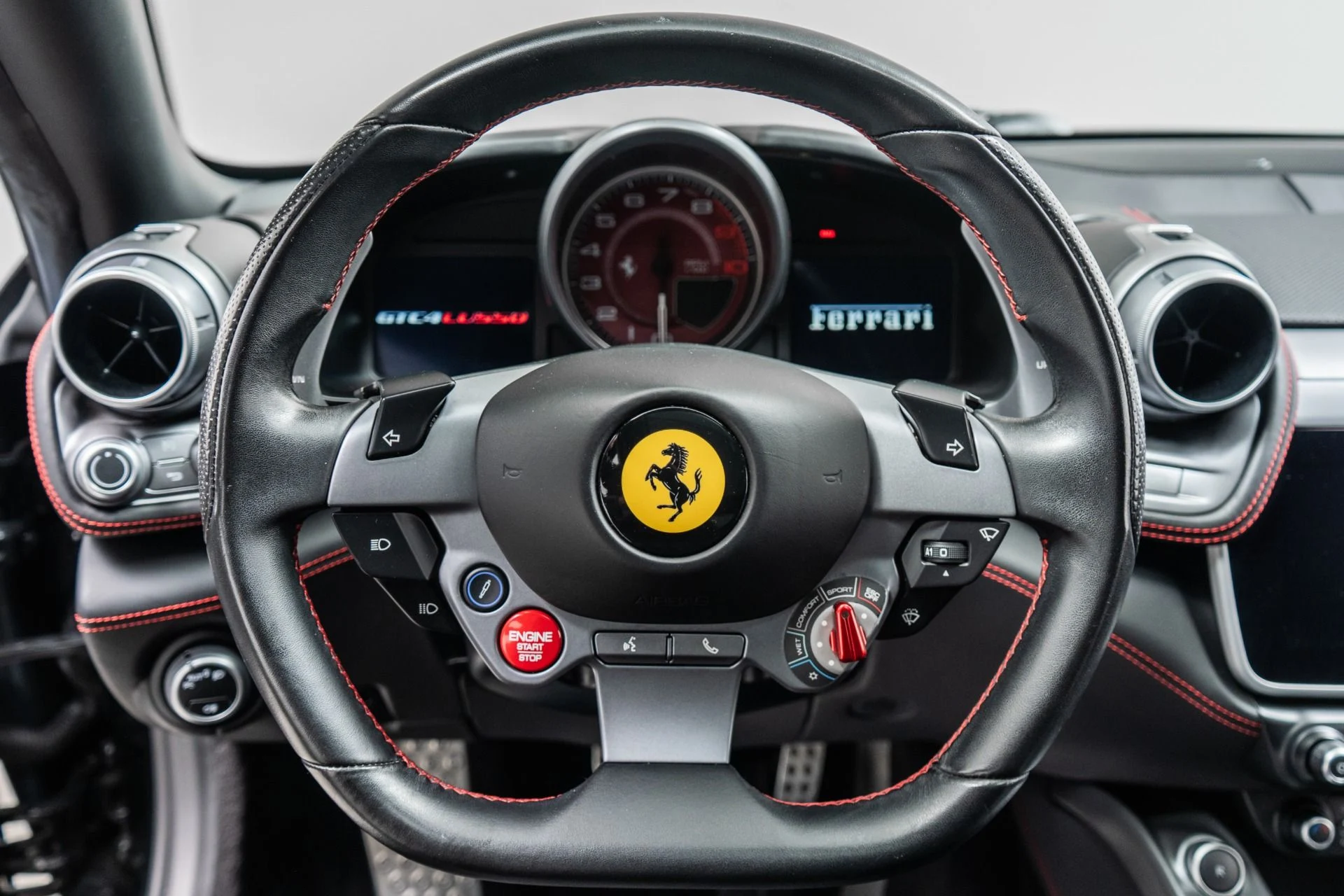 mph014_2825810253_Used_2019_Ferrari_GTC_4_Lusso_1790632614_bb14017cf3