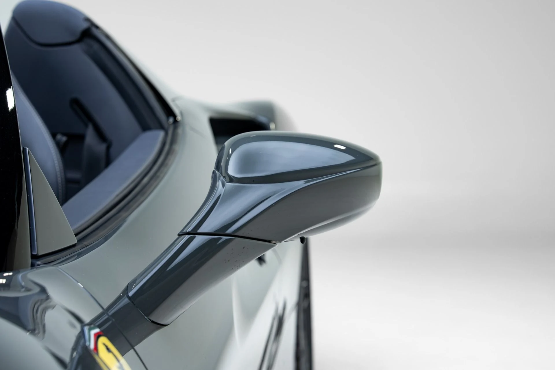 mph014_2830220374_Used_2018_Ferrari_488_Spider_1778276724_4629cce3ff