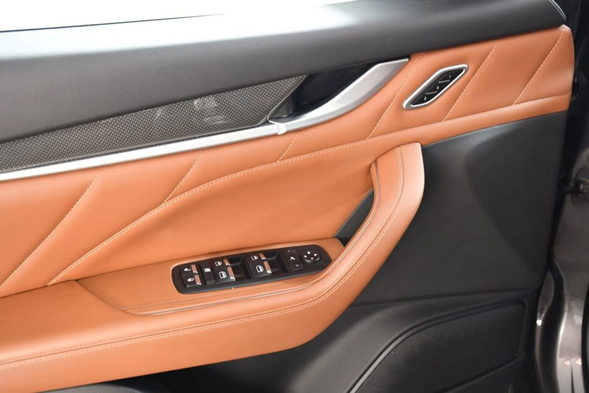 mph014_2838805077_de58a6cfd2984d4595356a5bf68e7b32_e114f0b6dc