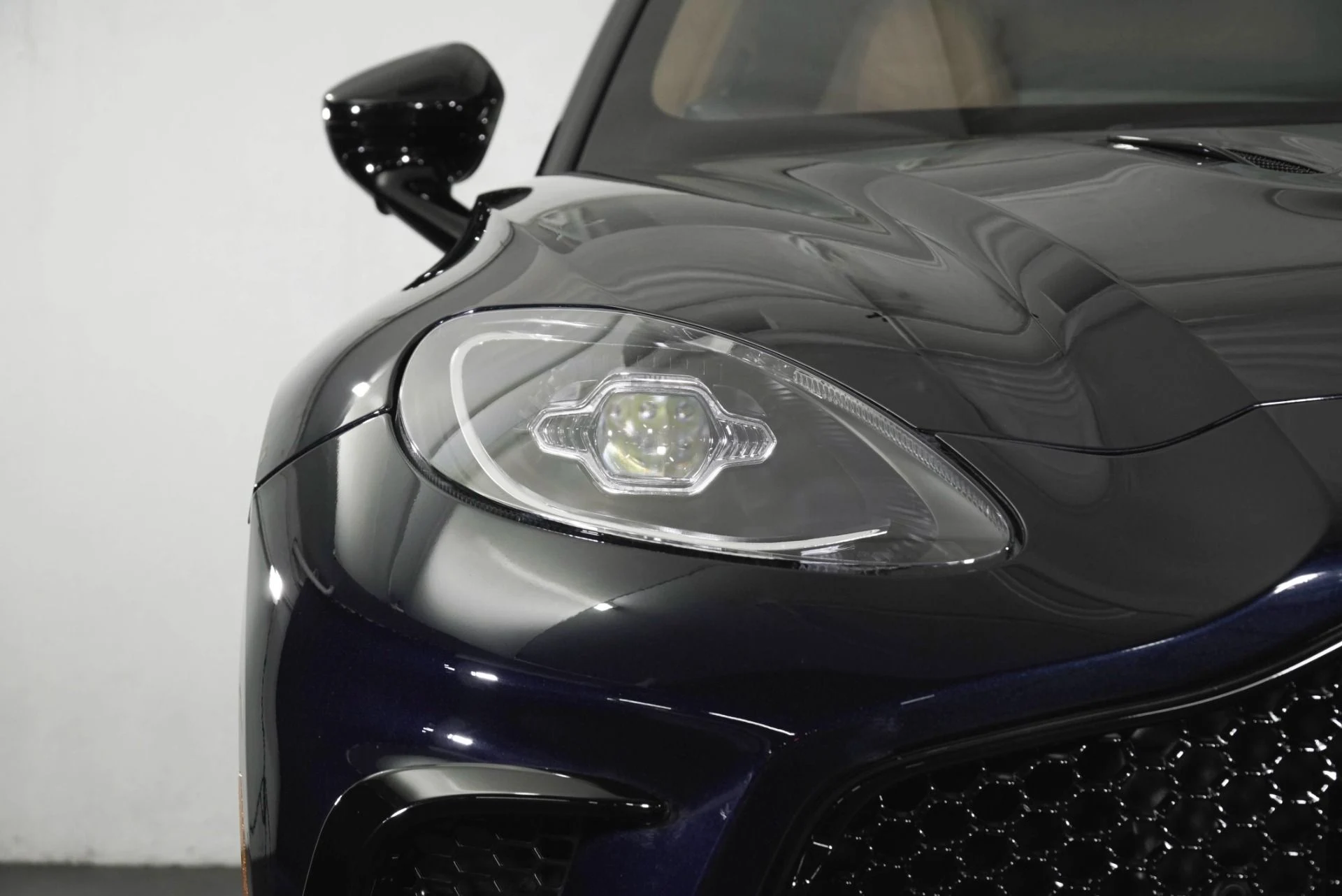 mph014_2839013522_New_2026_Aston_Martin_DBX_S_1791412081_e80aeda0df