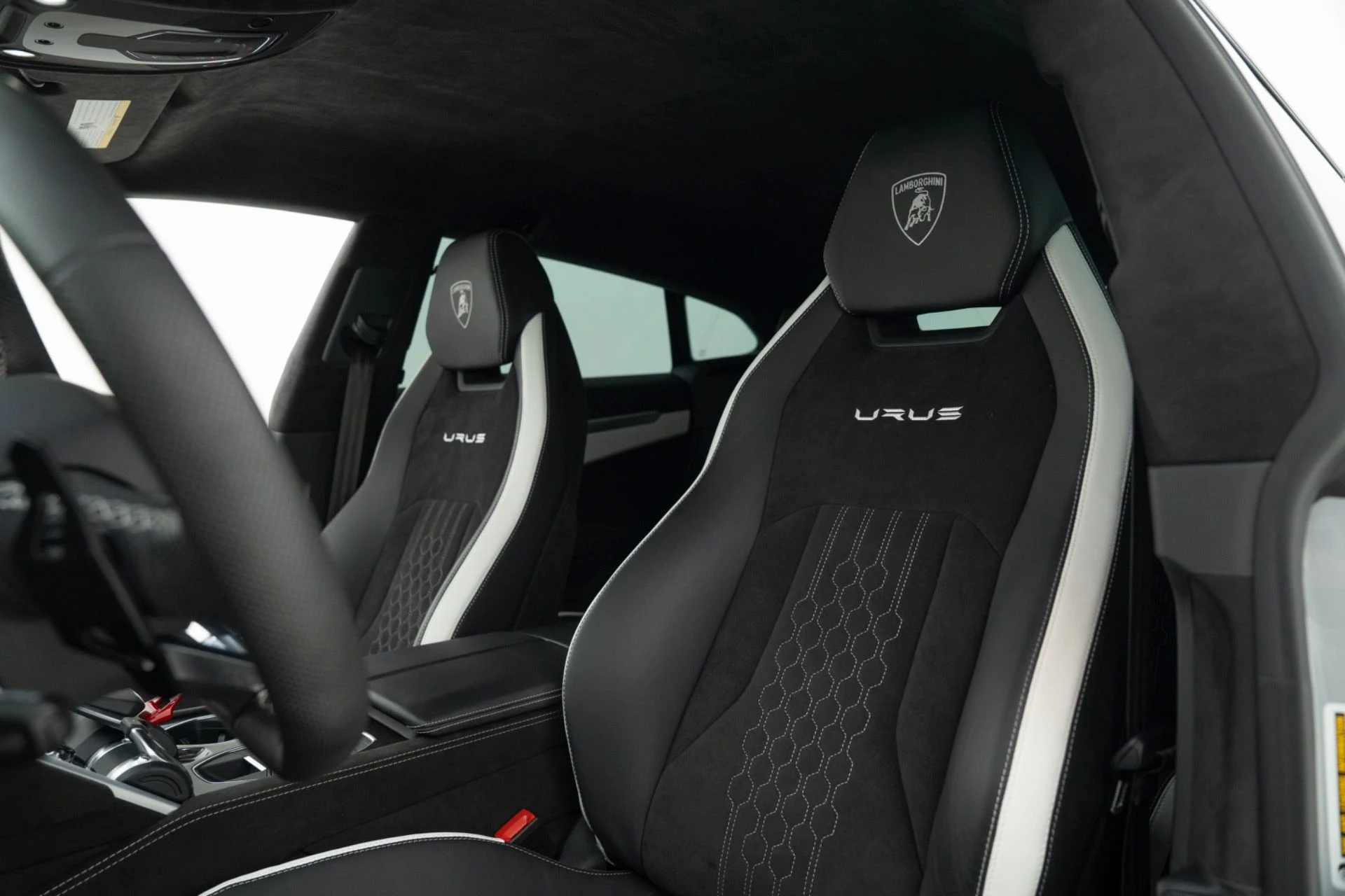 mph014_2839546451_Used_2024_Lamborghini_Urus_S_1777580735_f6e597bdc1