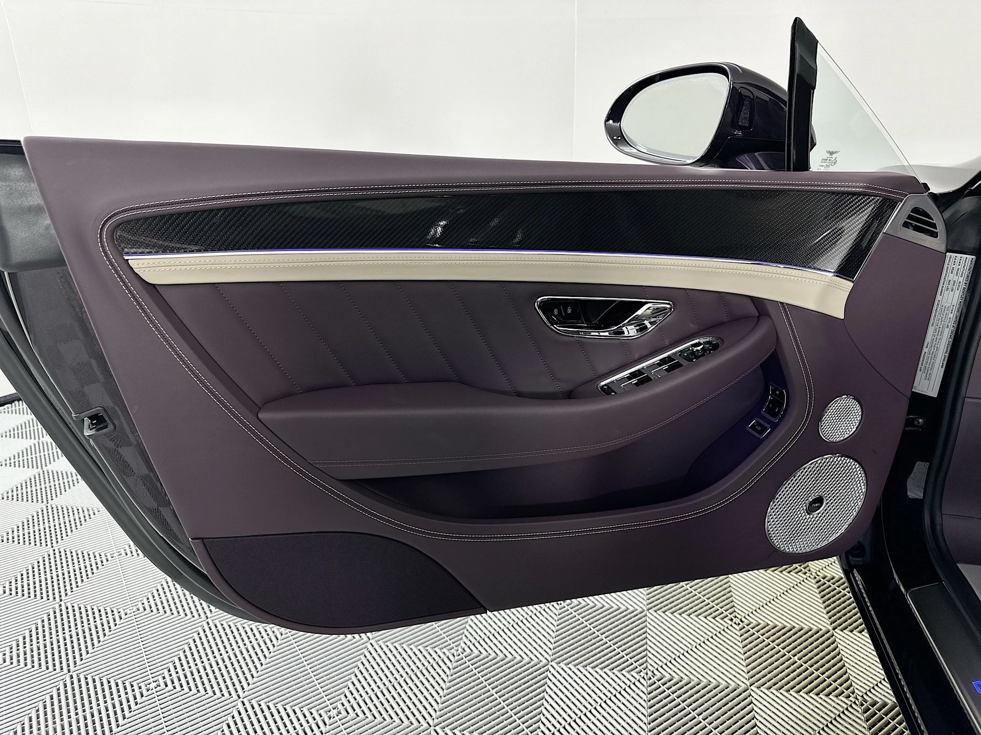 mph014_2848358777_15_78de0d8729