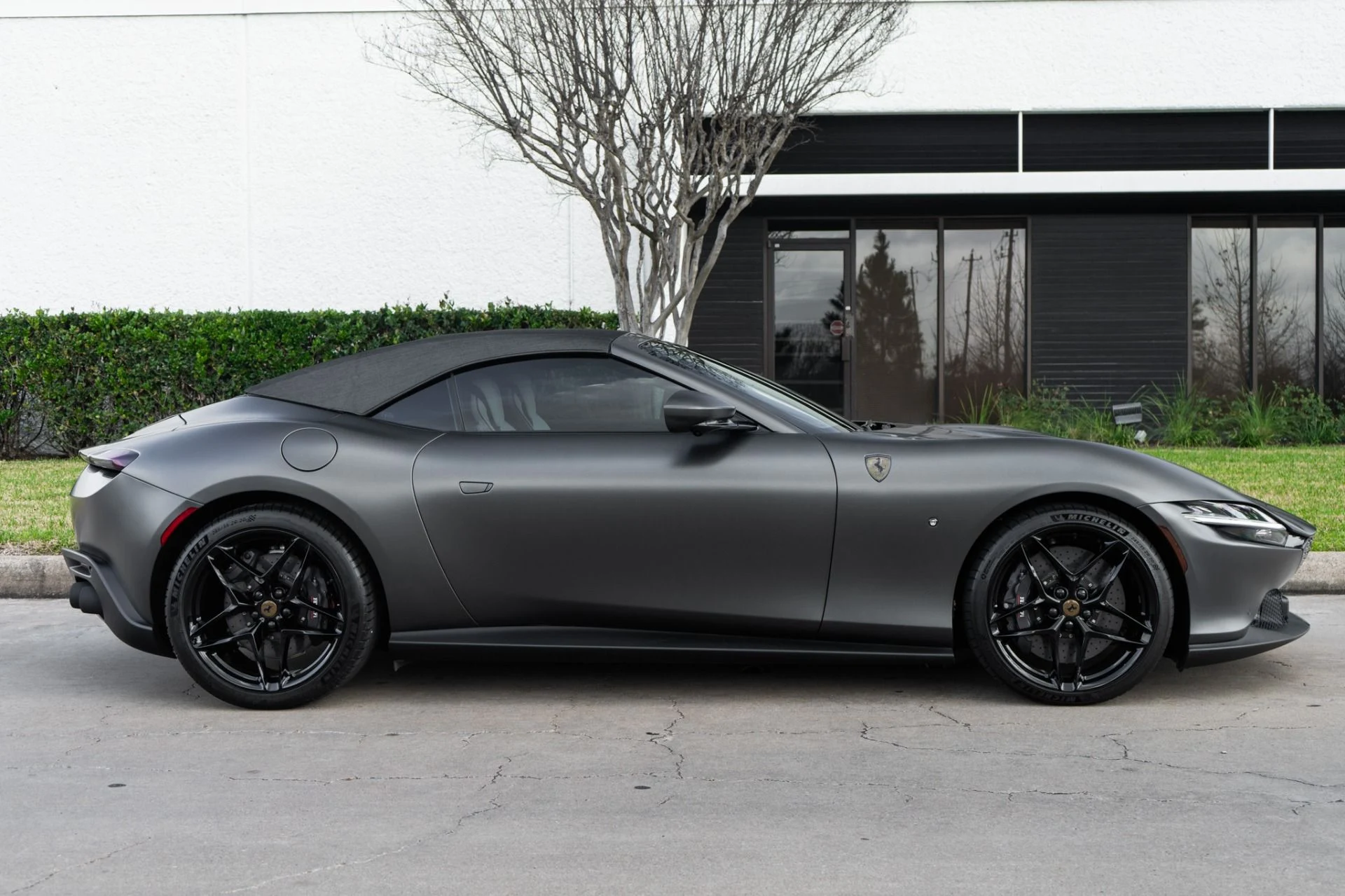 mph014_2848852269_Used_2025_Ferrari_Roma_Spider_1771439392_0ca675e0e7