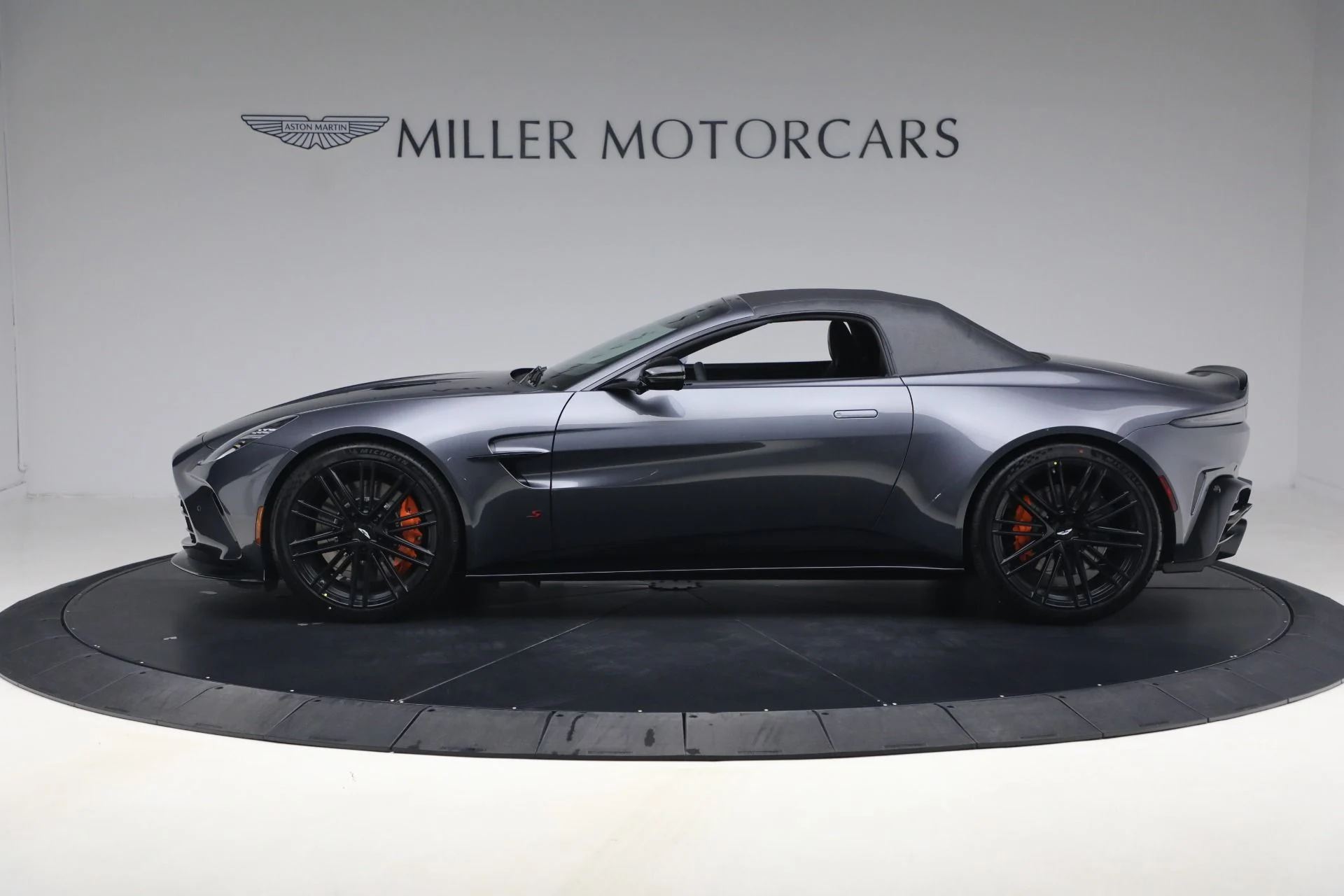 mph014_2849590198_New_2026_Aston_Martin_Vantage_S_Roadster_1774535916_aff17bb5b9