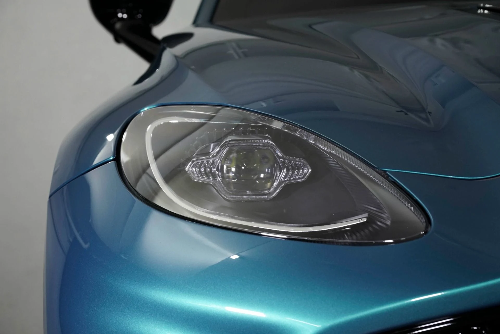 mph014_2855863409_New_2026_Aston_Martin_DBX_S_1768416197_b723d1eafc