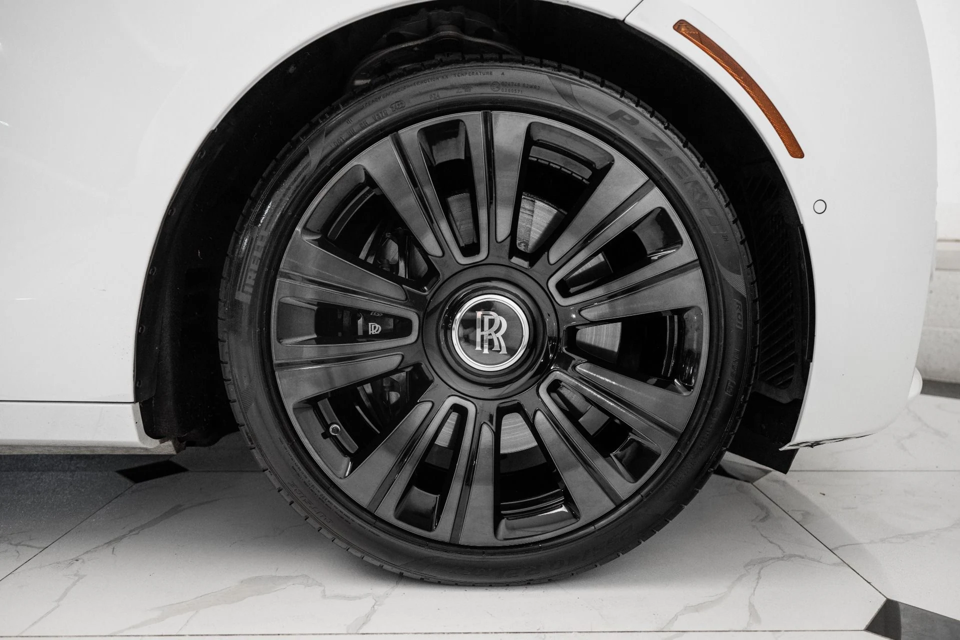 mph014_2859904113_Used_2021_Rolls_Royce_Ghost_1753979325_3c12399460