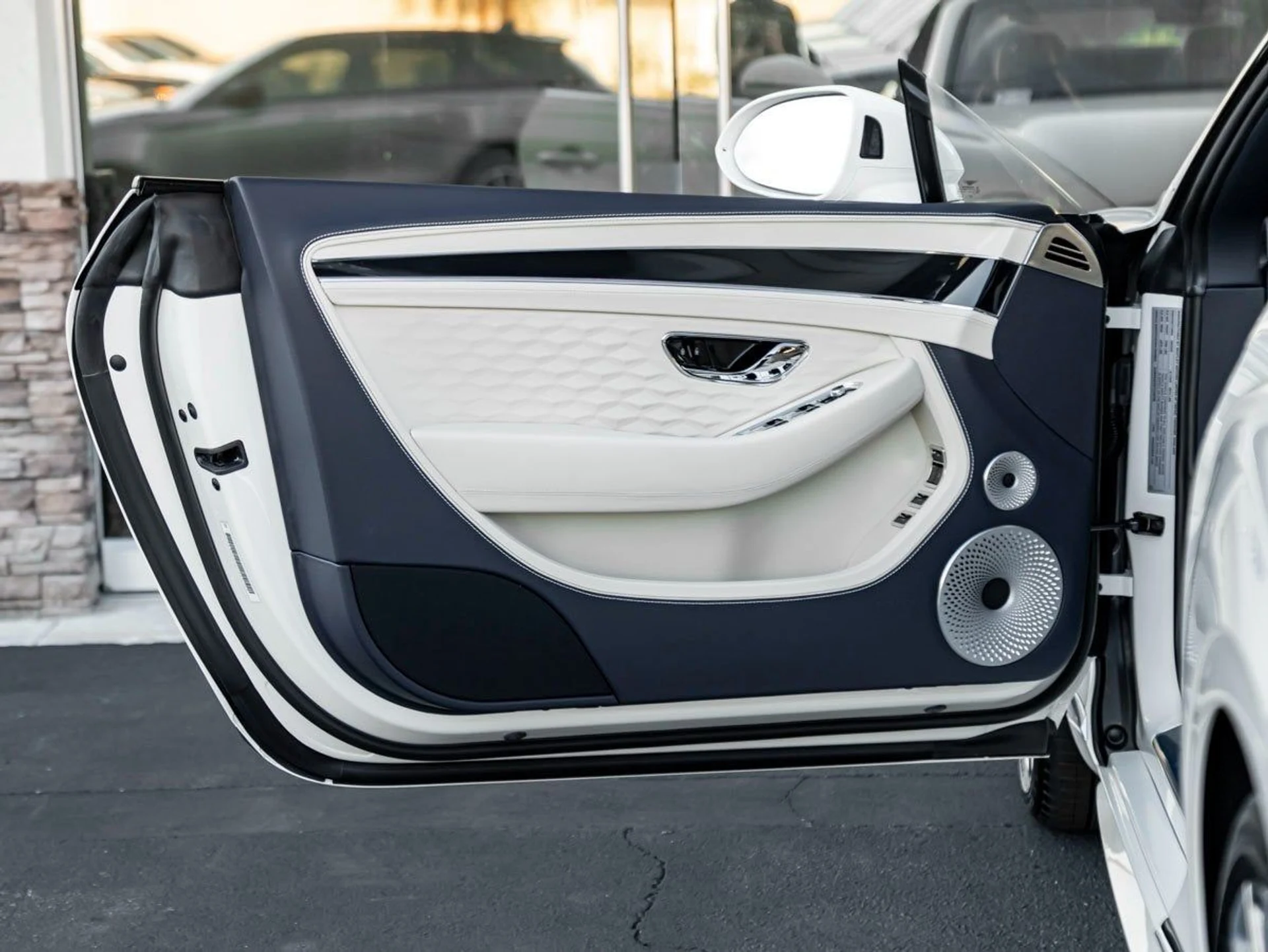 mph014_2861301353_15_12eabf8937