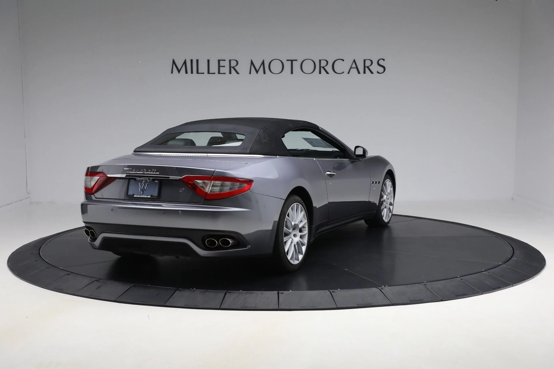 mph014_2863079339_Used_2010_Maserati_Gran_Turismo_a22ed073f9