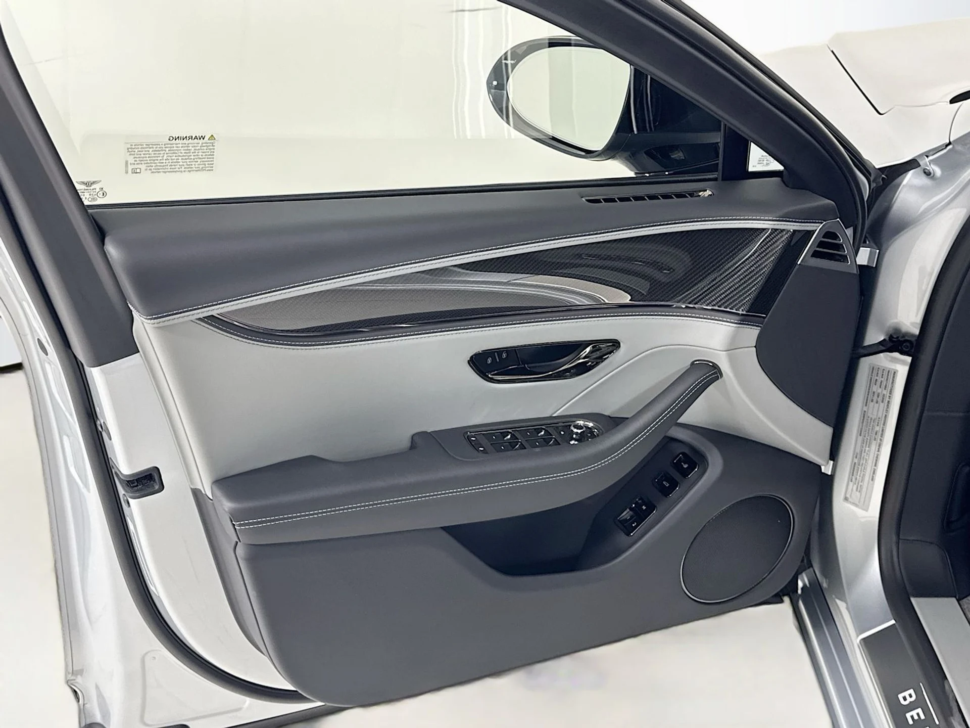 mph014_2864156186_66776bde96e052b140fb0119b8ebbb4ax_adefd34e13