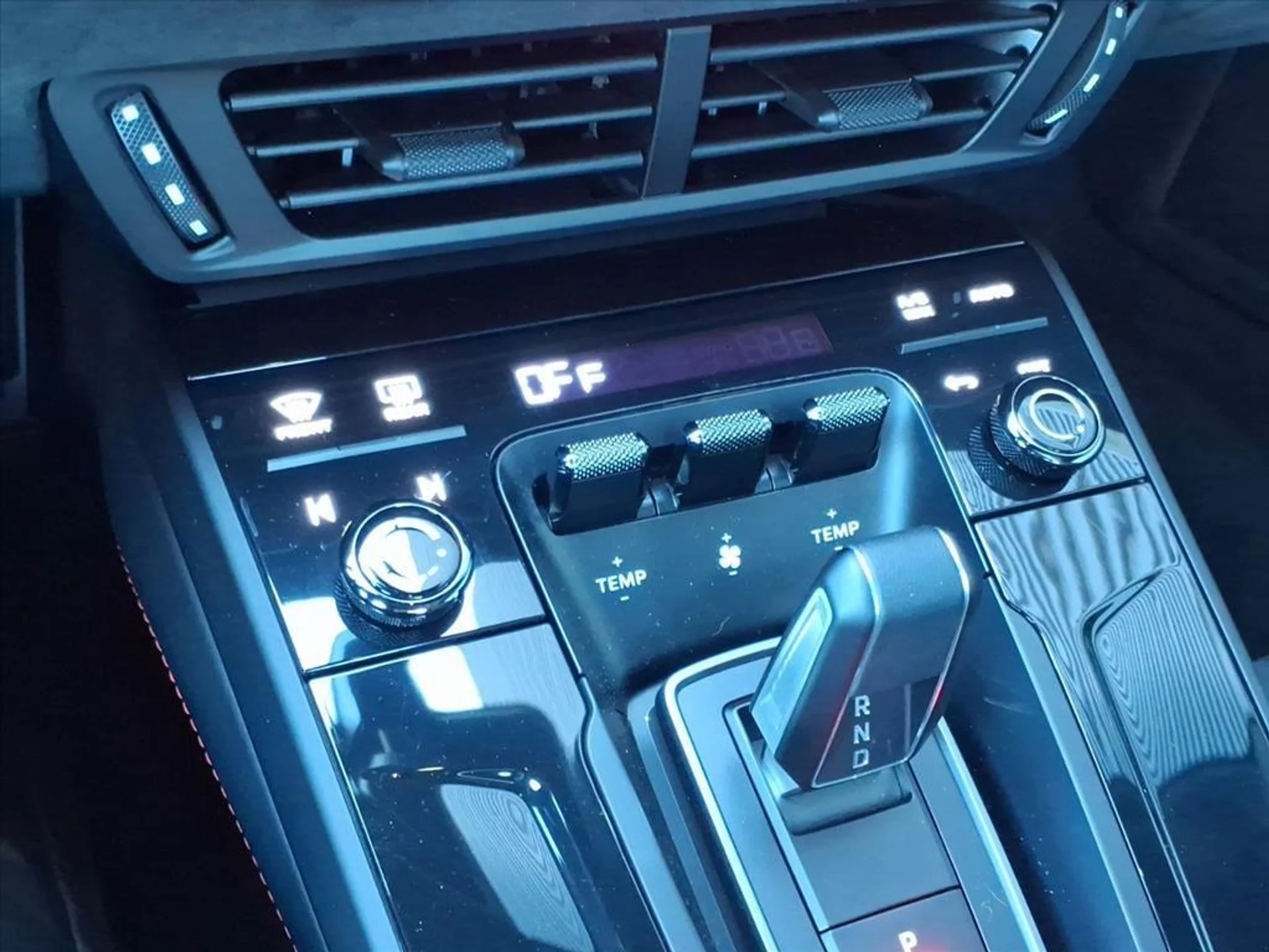 mph014_2869169661_43c9295946e6ce309b434487cfe172a5_ceea9f3b27