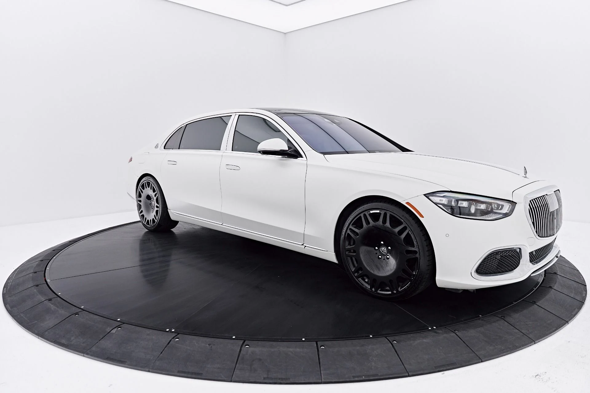 mph014_287102586_Used_2022_Mercedes_Benz_S_Class_Maybach_S_580_1788213232_0993b1a682