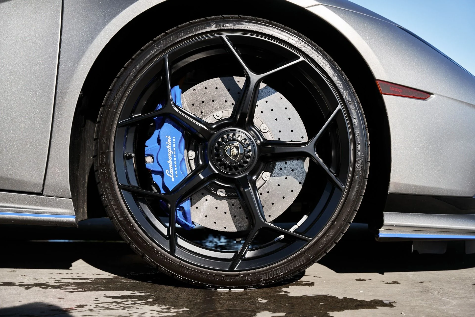 mph014_2875980922_Used_2023_Lamborghini_Huracan_Tecnica_Base_1766024696_023f70ab59