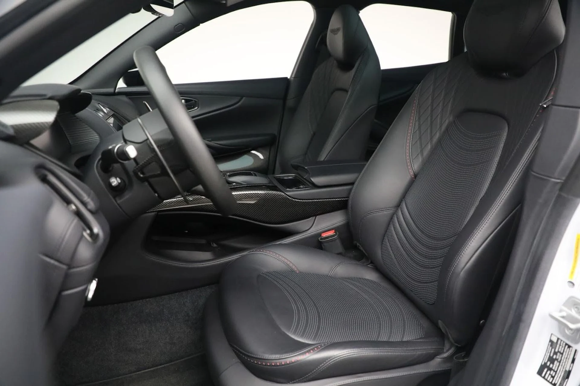 mph014_2879116934_Used_2023_Aston_Martin_DBX_707_cba6f9c172