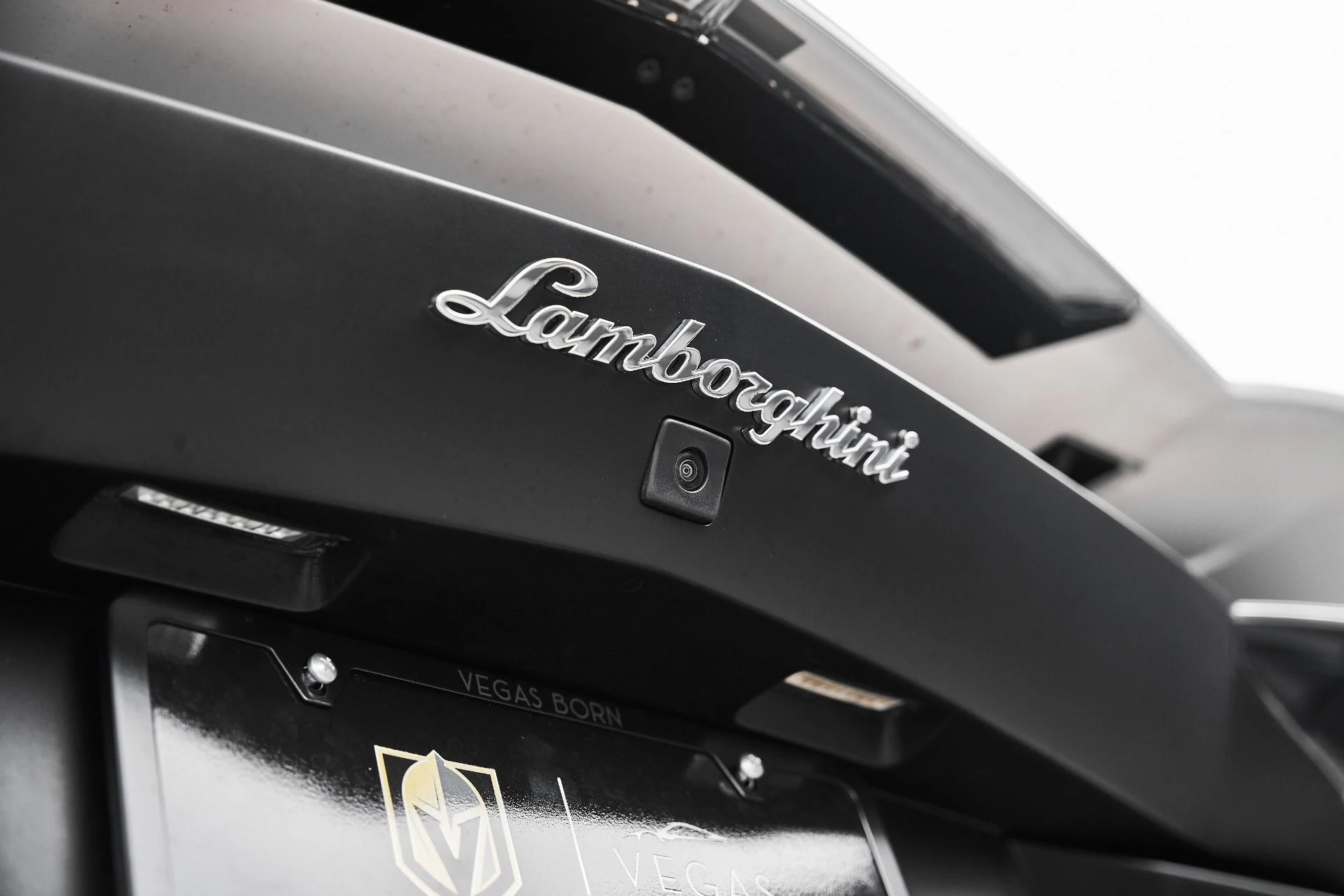 mph014_2880221930_Used_2018_Lamborghini_Aventador_S_Base_1775006809_df0c7189ef