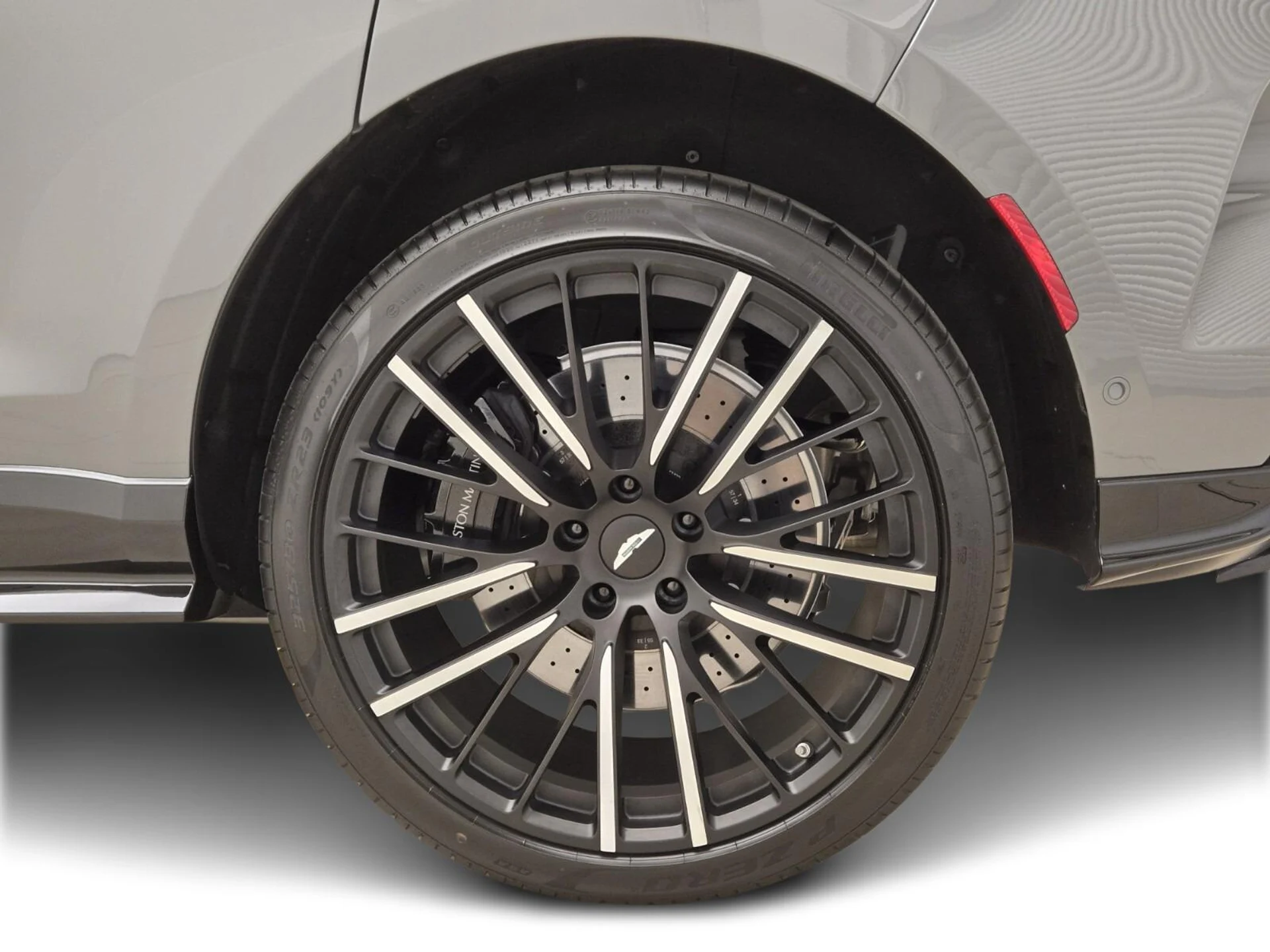 mph014_2880667558_New_2026_Aston_Martin_DBX_S_1776143663_59d3868a27