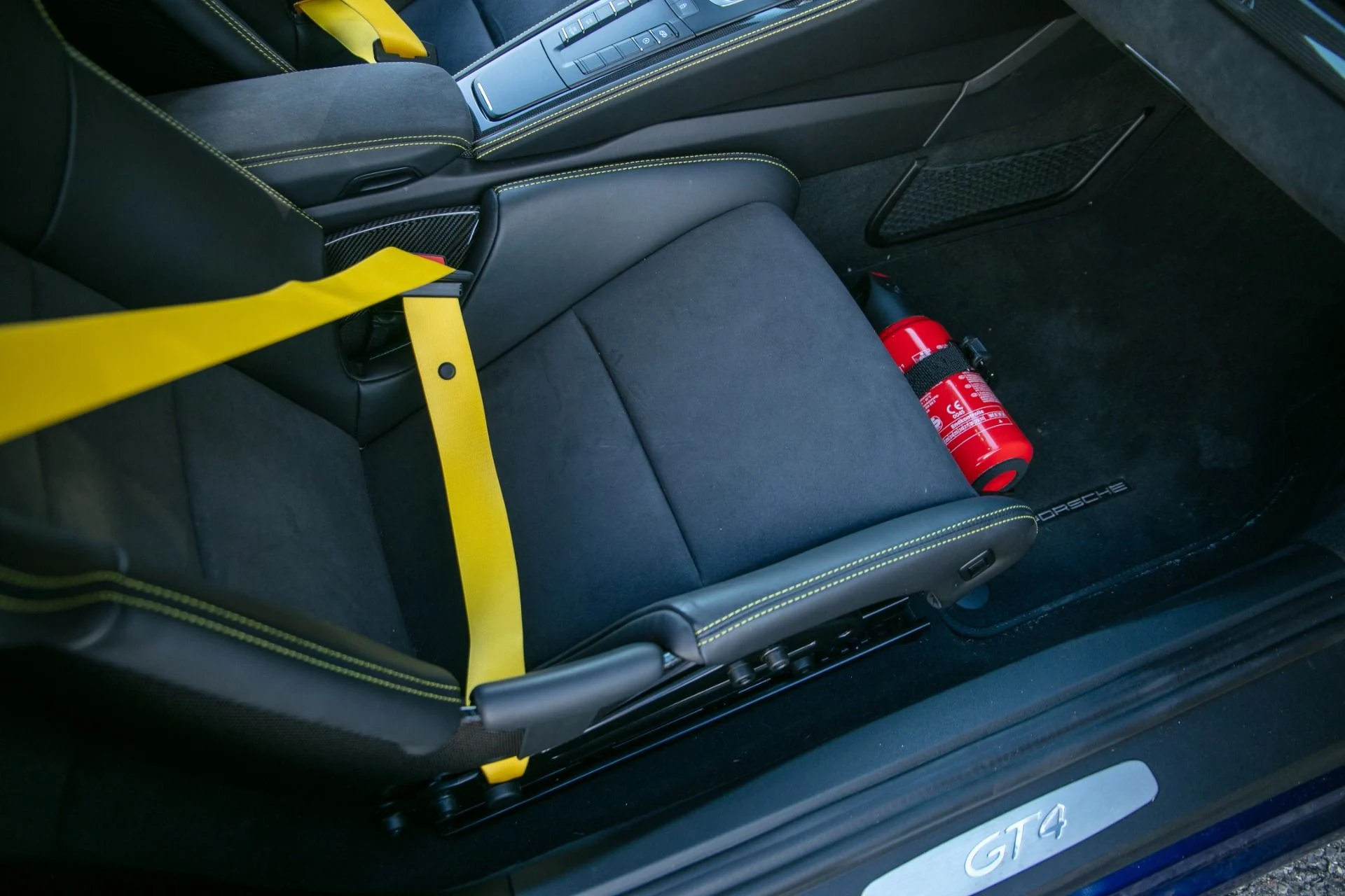 mph014_2885652926_Used_2022_Porsche_718_Cayman_GT_4_1761070750_a1f35d52ae