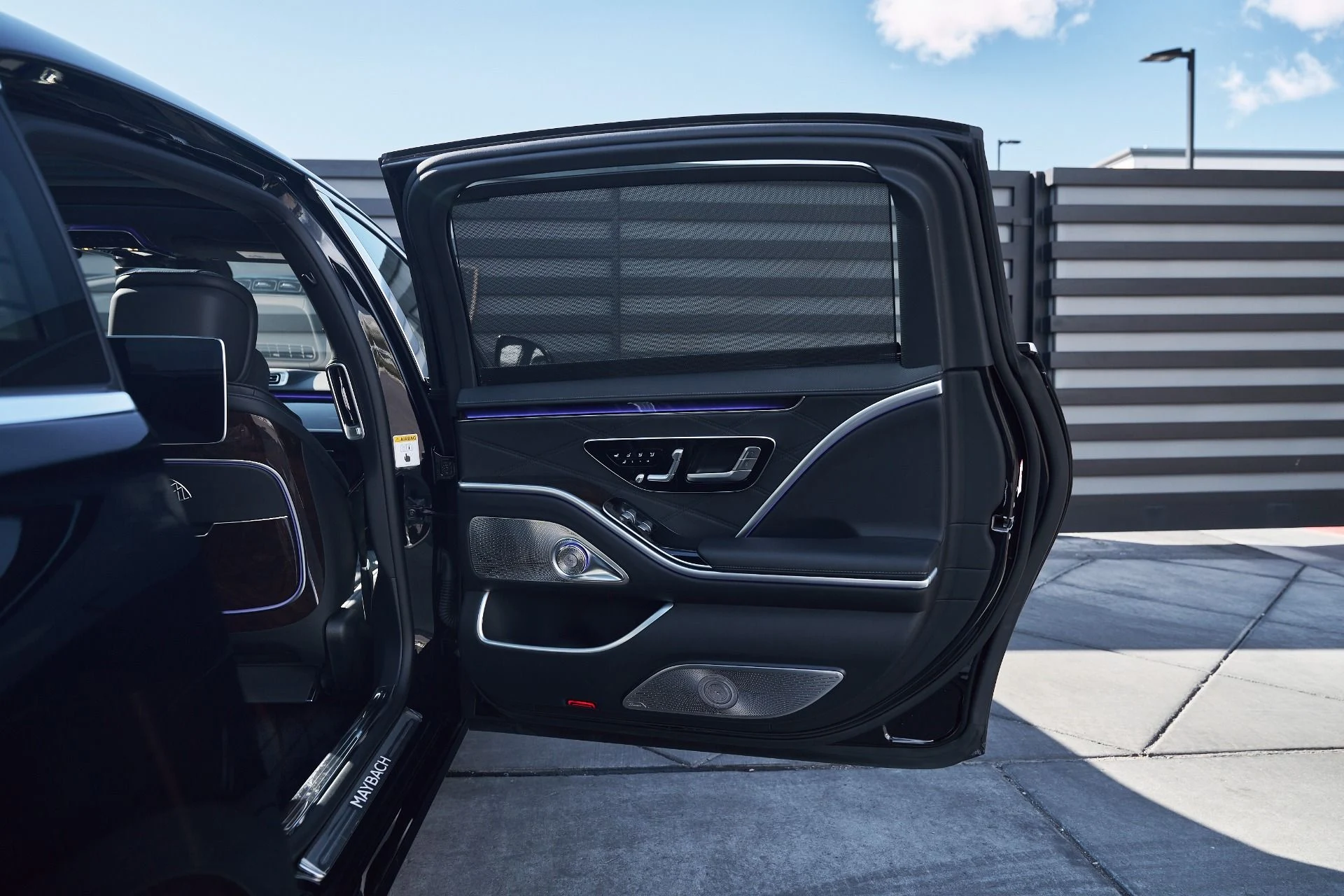 mph014_2887633096_Used_2025_Mercedes_Benz_S_Class_Maybach_S_580_1769305266_7d89ba2dd9