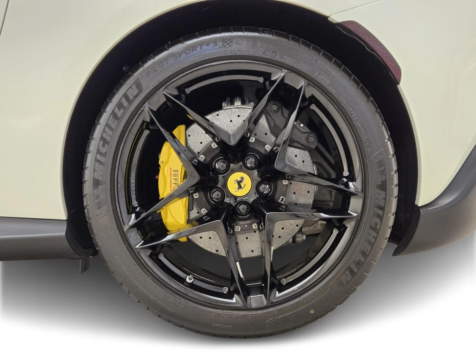 mph014_2892135368_Used_2022_Ferrari_Roma_1760771252_69cba2608e
