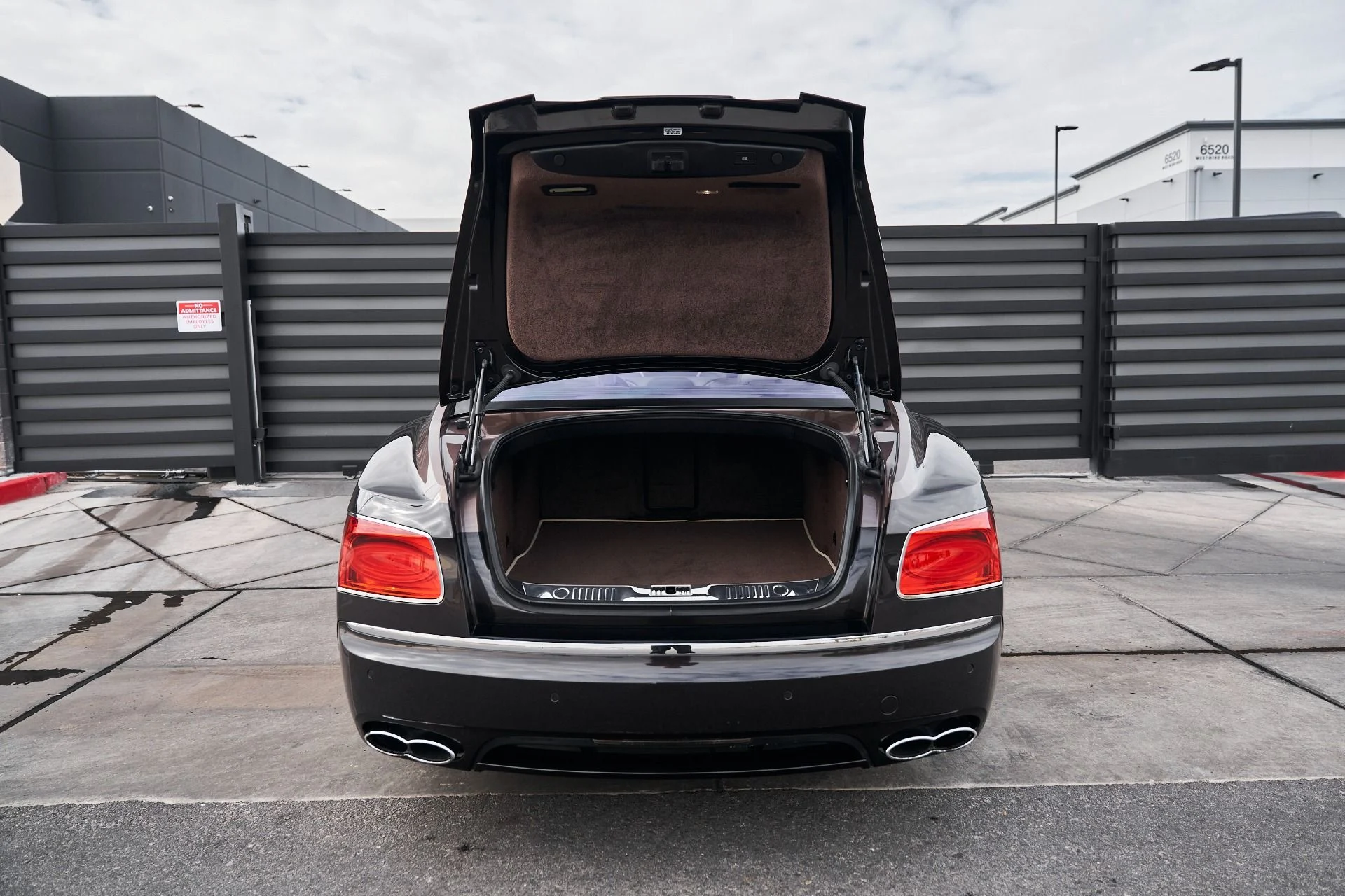 mph014_2901052371_Used_2015_Bentley_Flying_Spur_V8_1769278323_8930803760