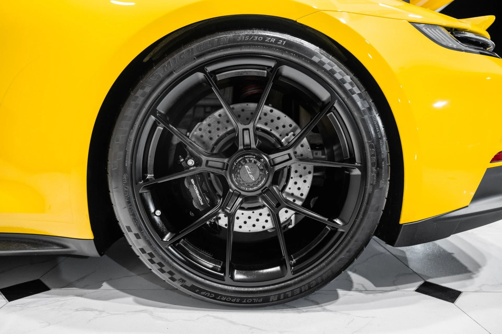 mph014_2901645489_Used_2022_Porsche_911_GT_3_1764089810_0cbada1f29