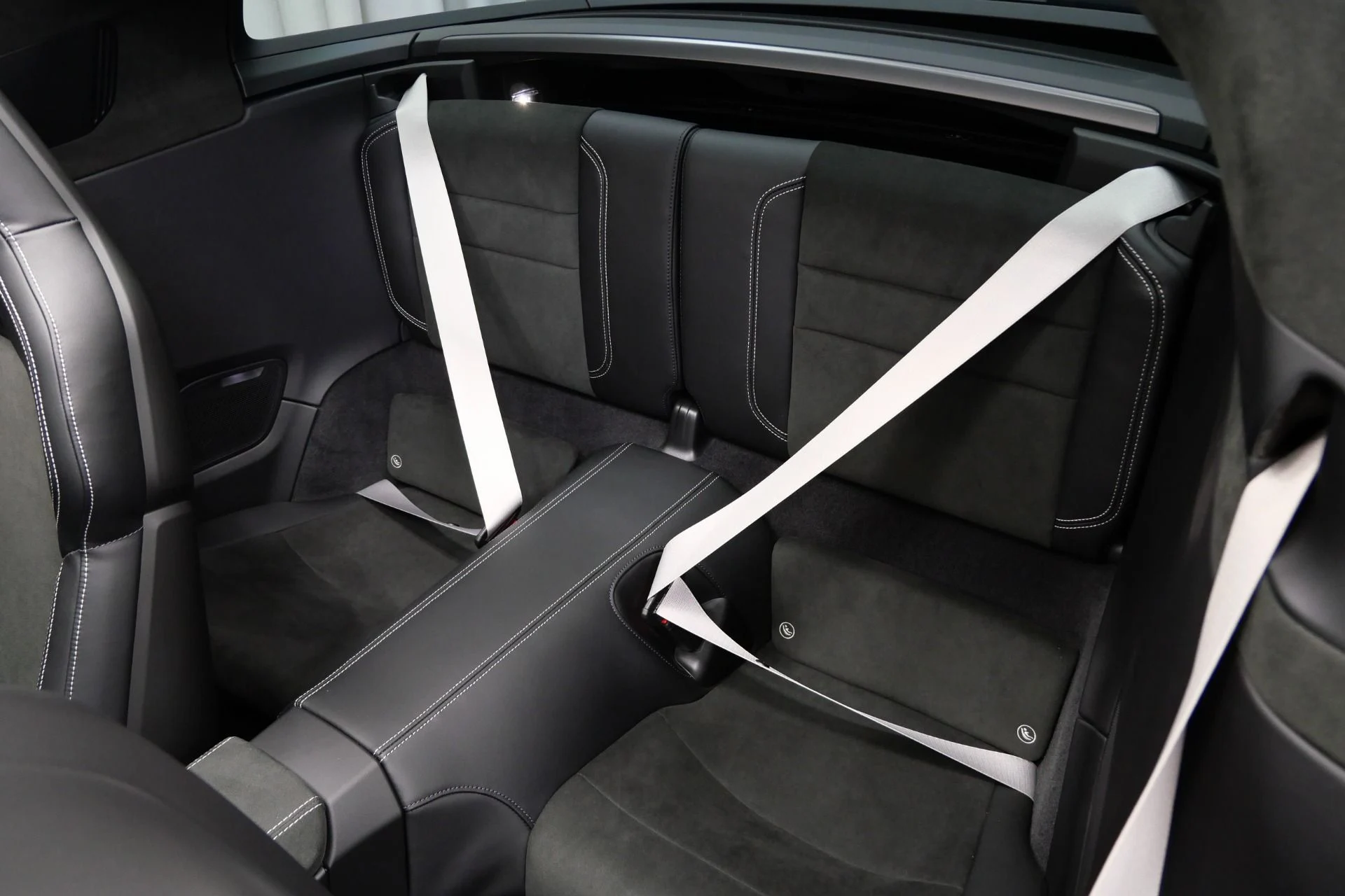 mph014_2902059400_Used_2023_Porsche_911_Targa_4_GTS_1761682285_1f965a3ab1