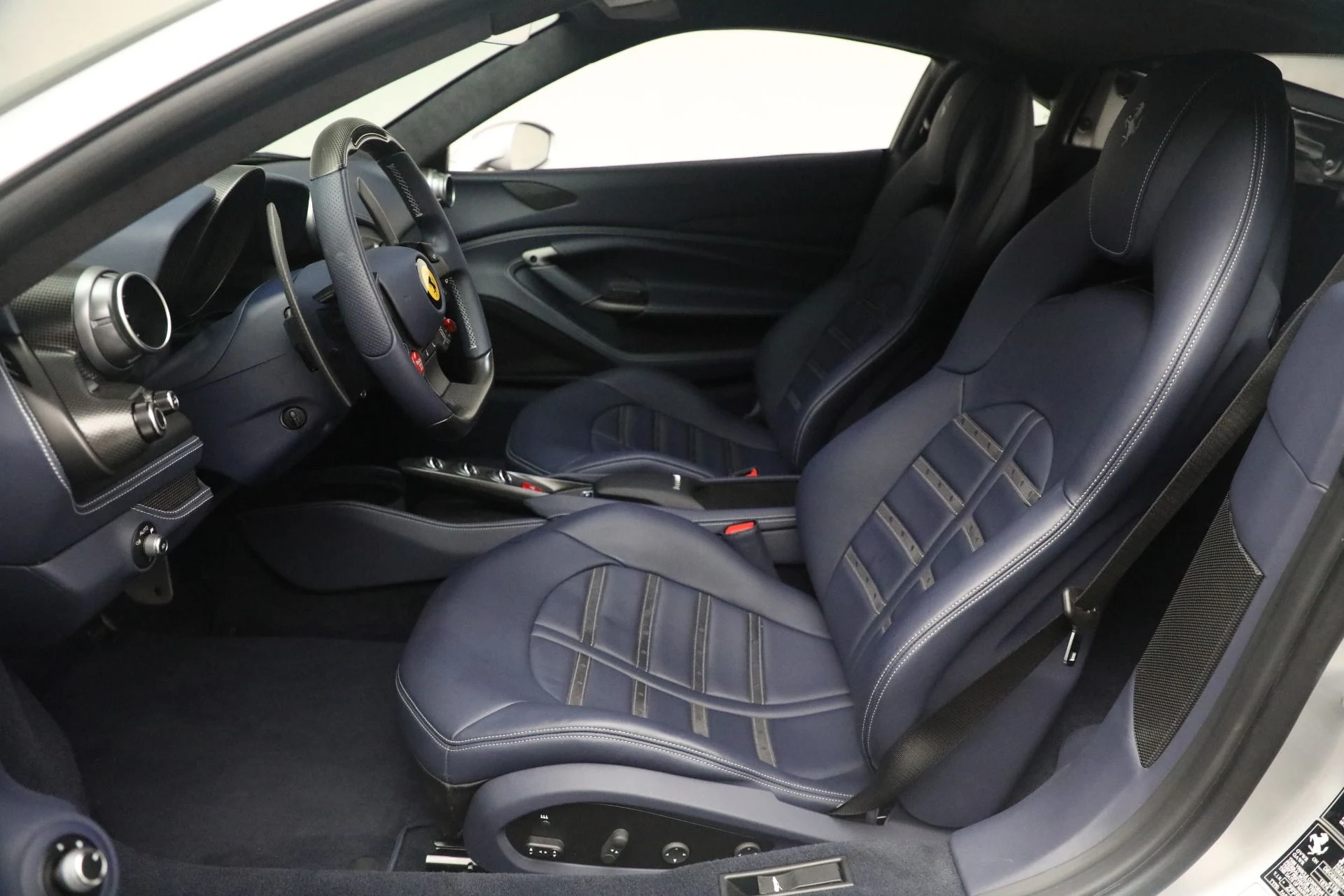 mph014_2916316688_Used_2022_Ferrari_F8_Tributo_1749145570_2169643018